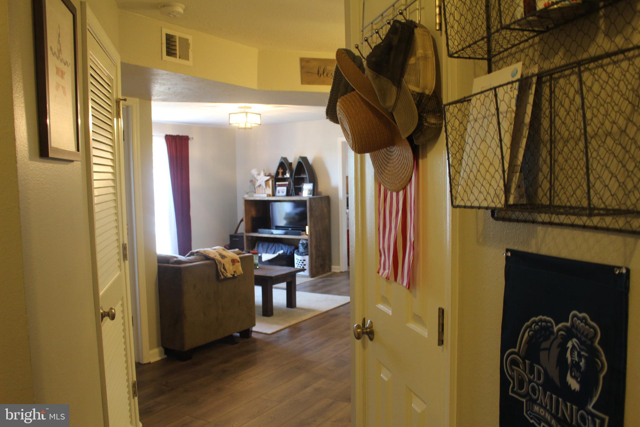 CEDAR LEE CONDOMINIUM - Residential