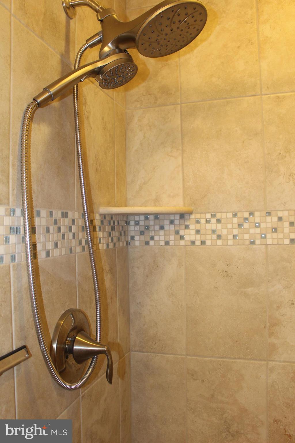 CEDAR LEE CONDOMINIUM - Residential