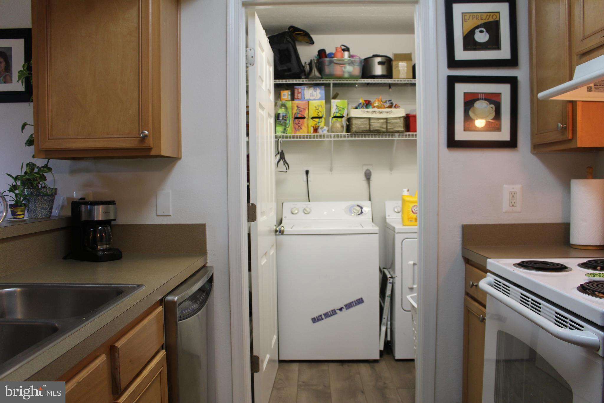 CEDAR LEE CONDOMINIUM - Residential