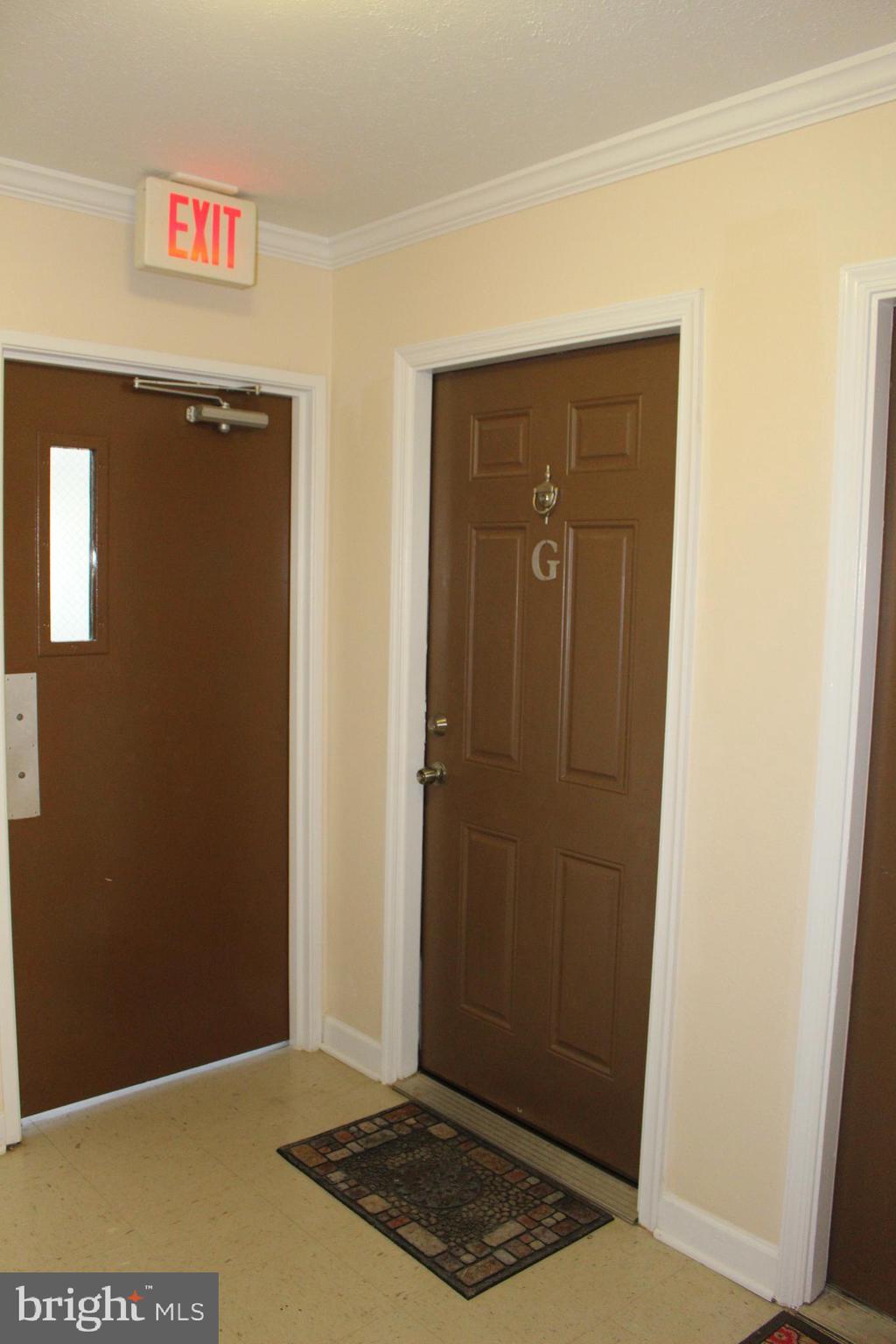 CEDAR LEE CONDOMINIUM - Residential