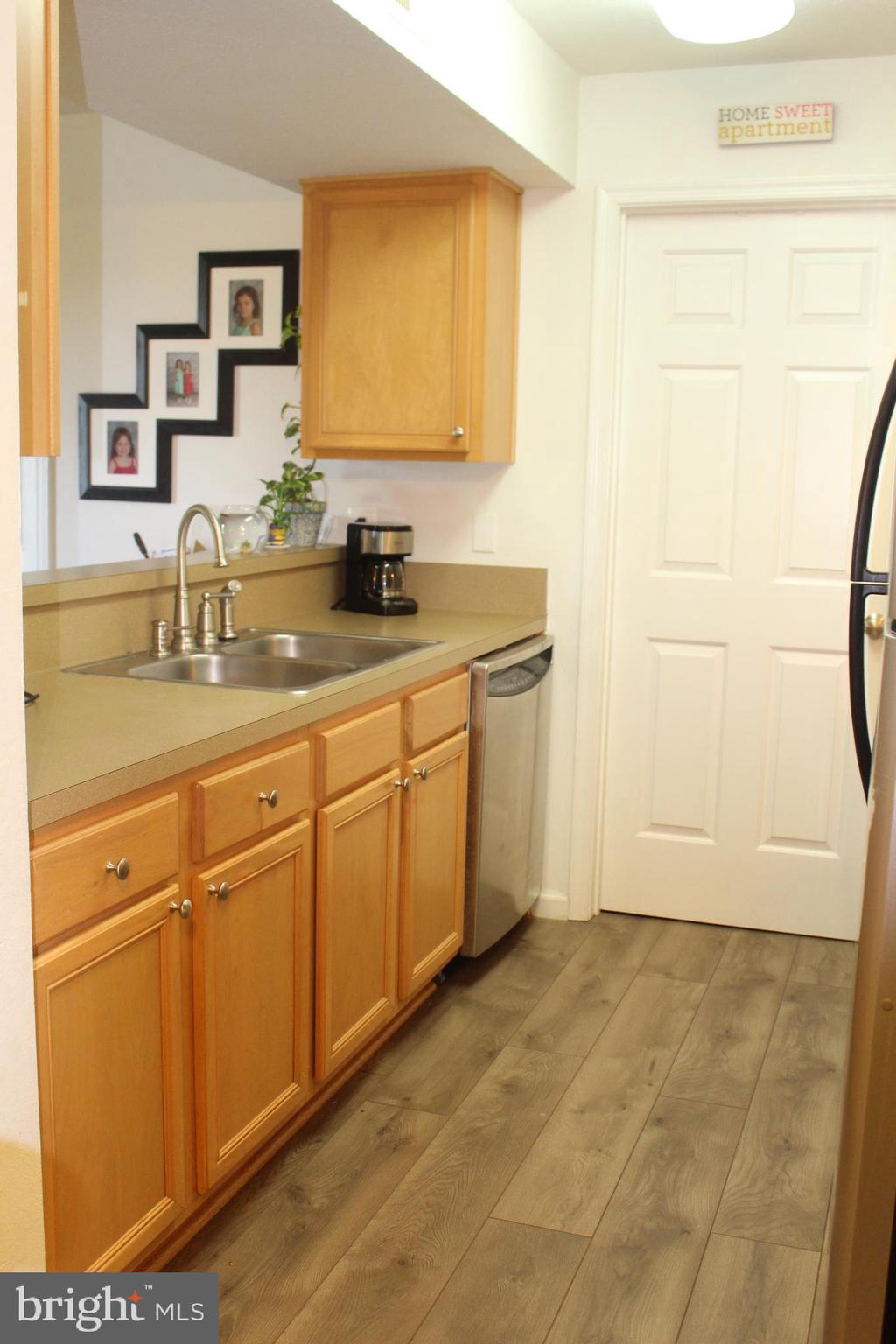 CEDAR LEE CONDOMINIUM - Residential