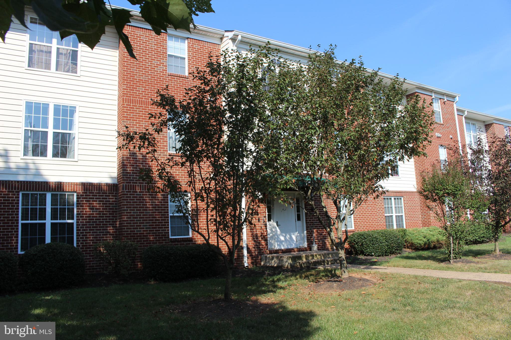 CEDAR LEE CONDOMINIUM - Residential