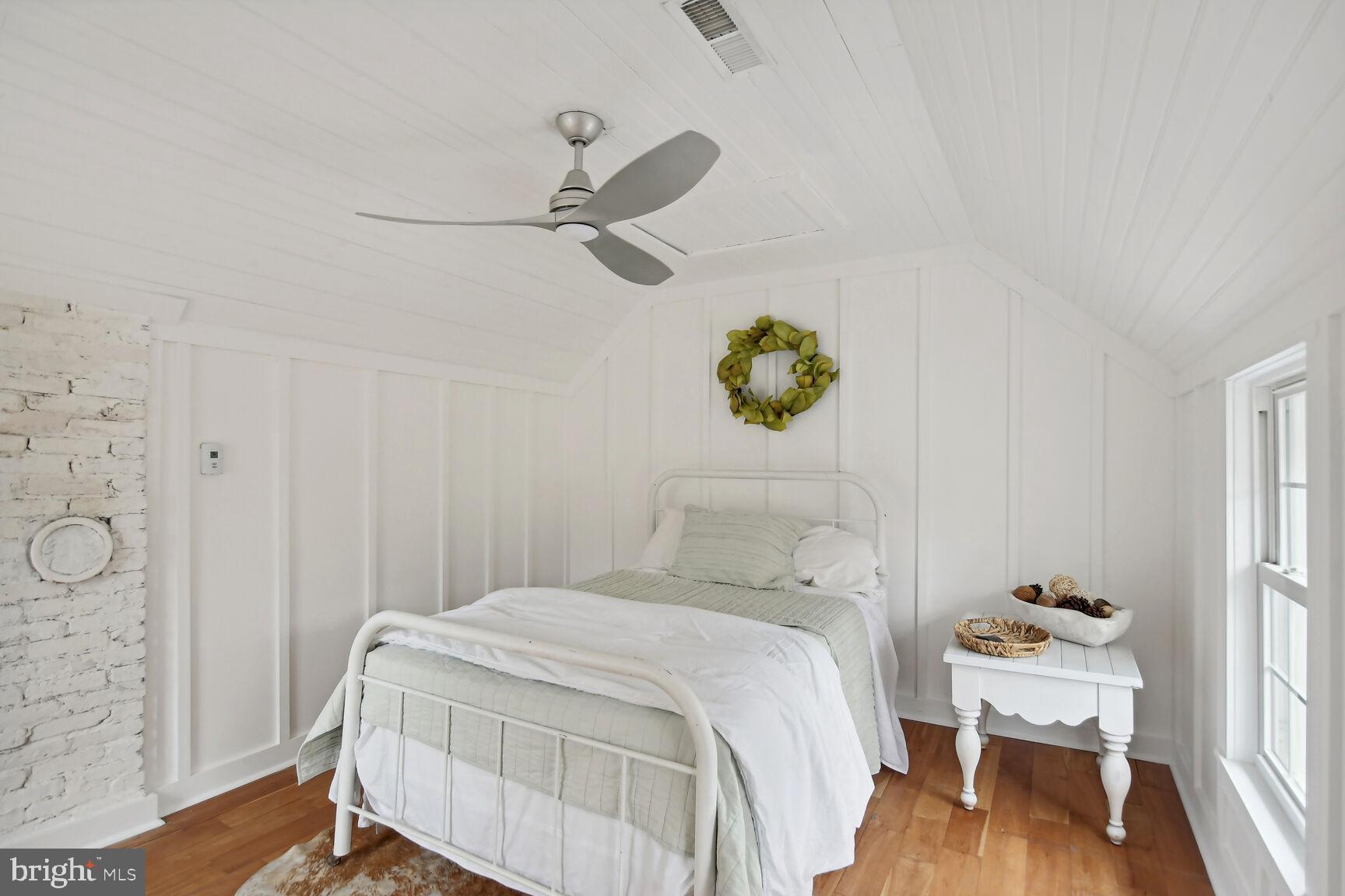 TOWN OF HAMILTON - Residential Lease