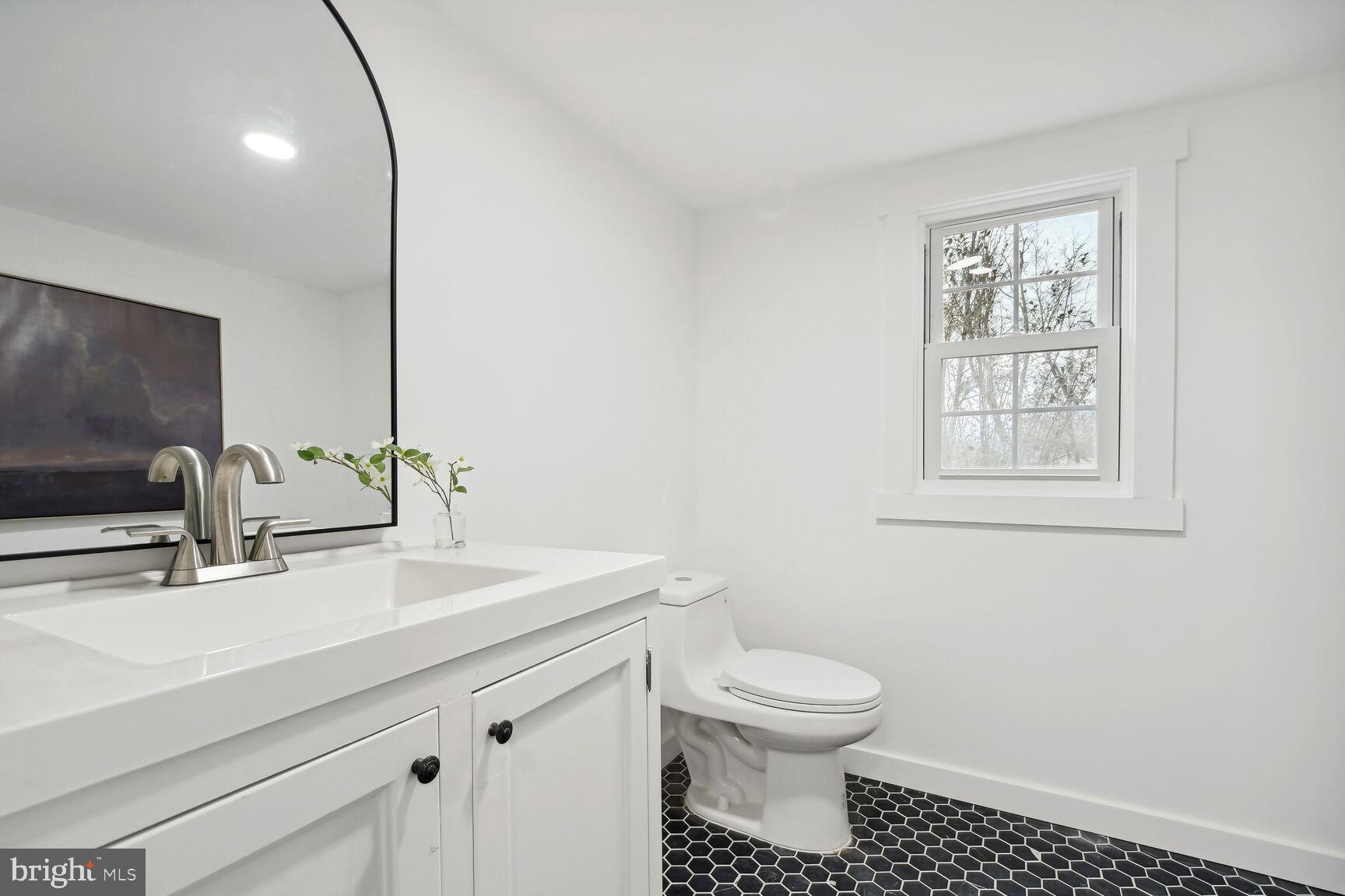 TOWN OF HAMILTON - Residential Lease