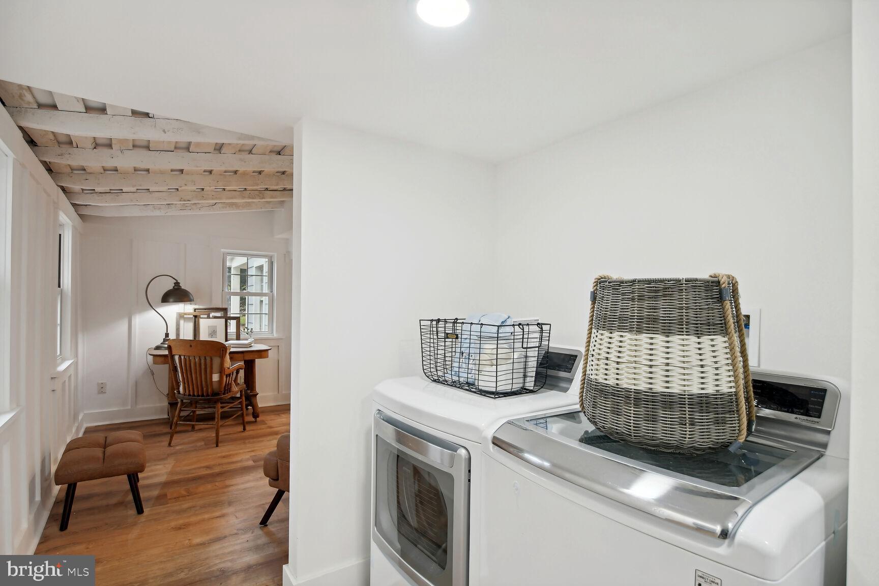 TOWN OF HAMILTON - Residential Lease