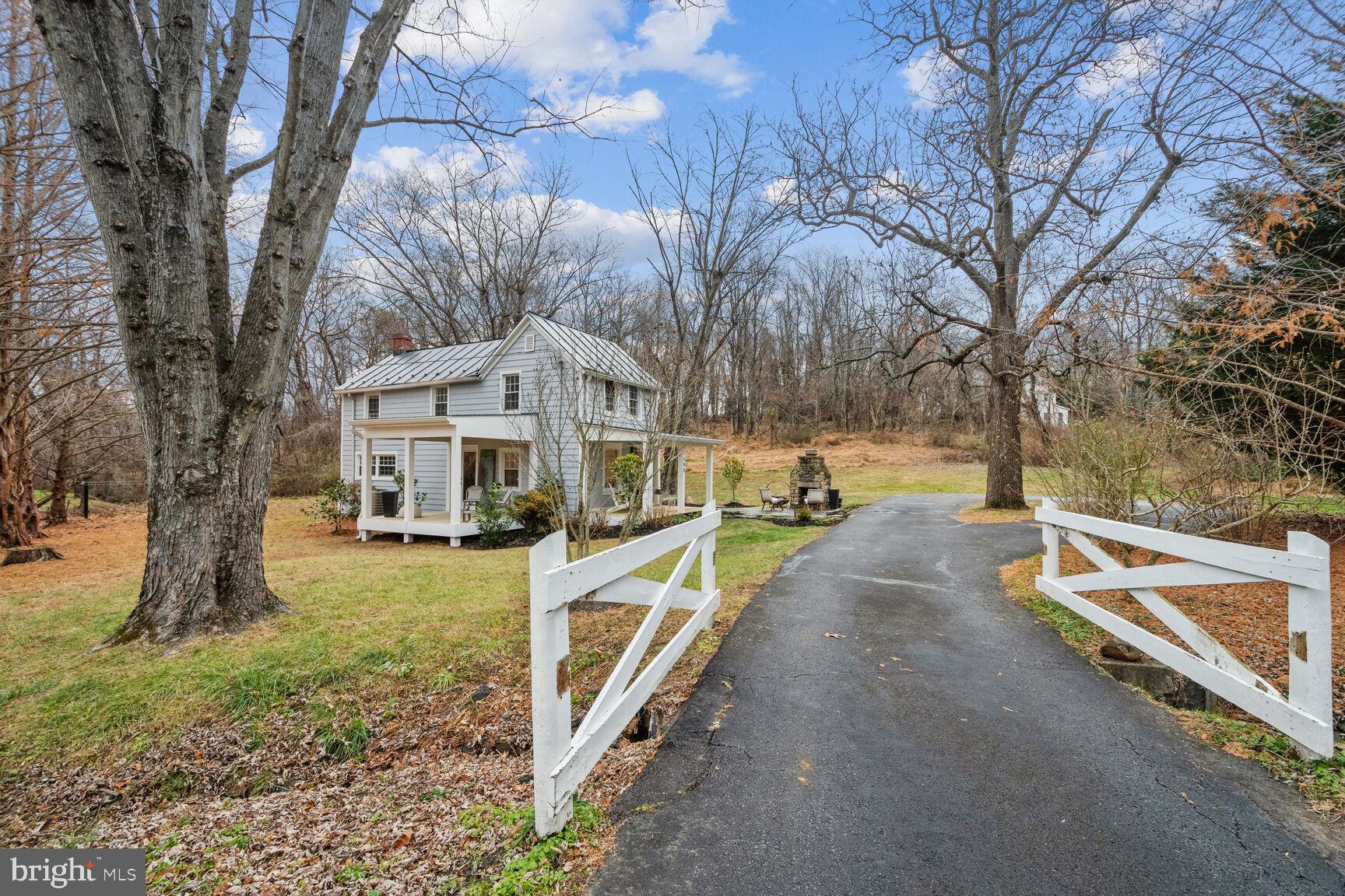 TOWN OF HAMILTON - Residential Lease