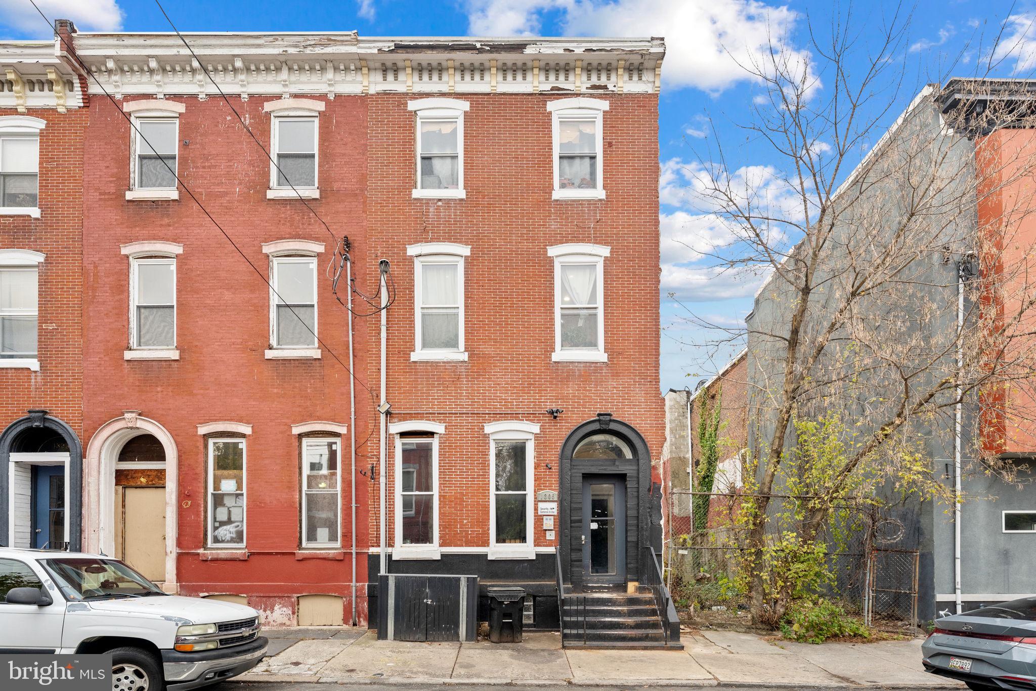 1305 N 15TH STREET