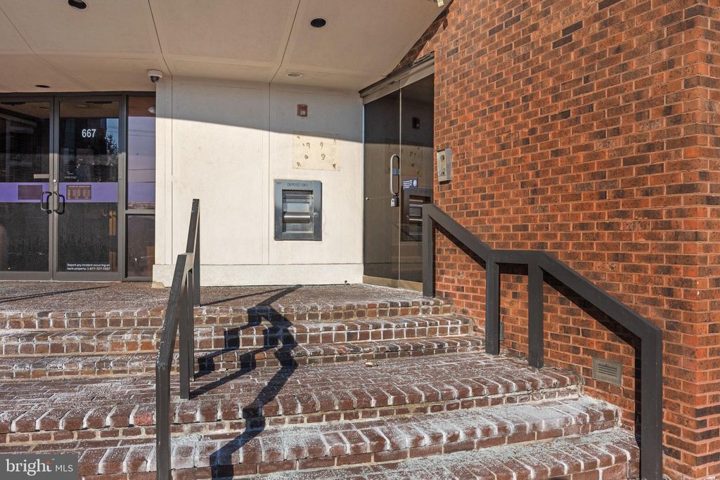 Photo of 667 Welsh Road #3, HUNTINGDON VALLEY, PA 19006 (MLS # PAMC2158942)