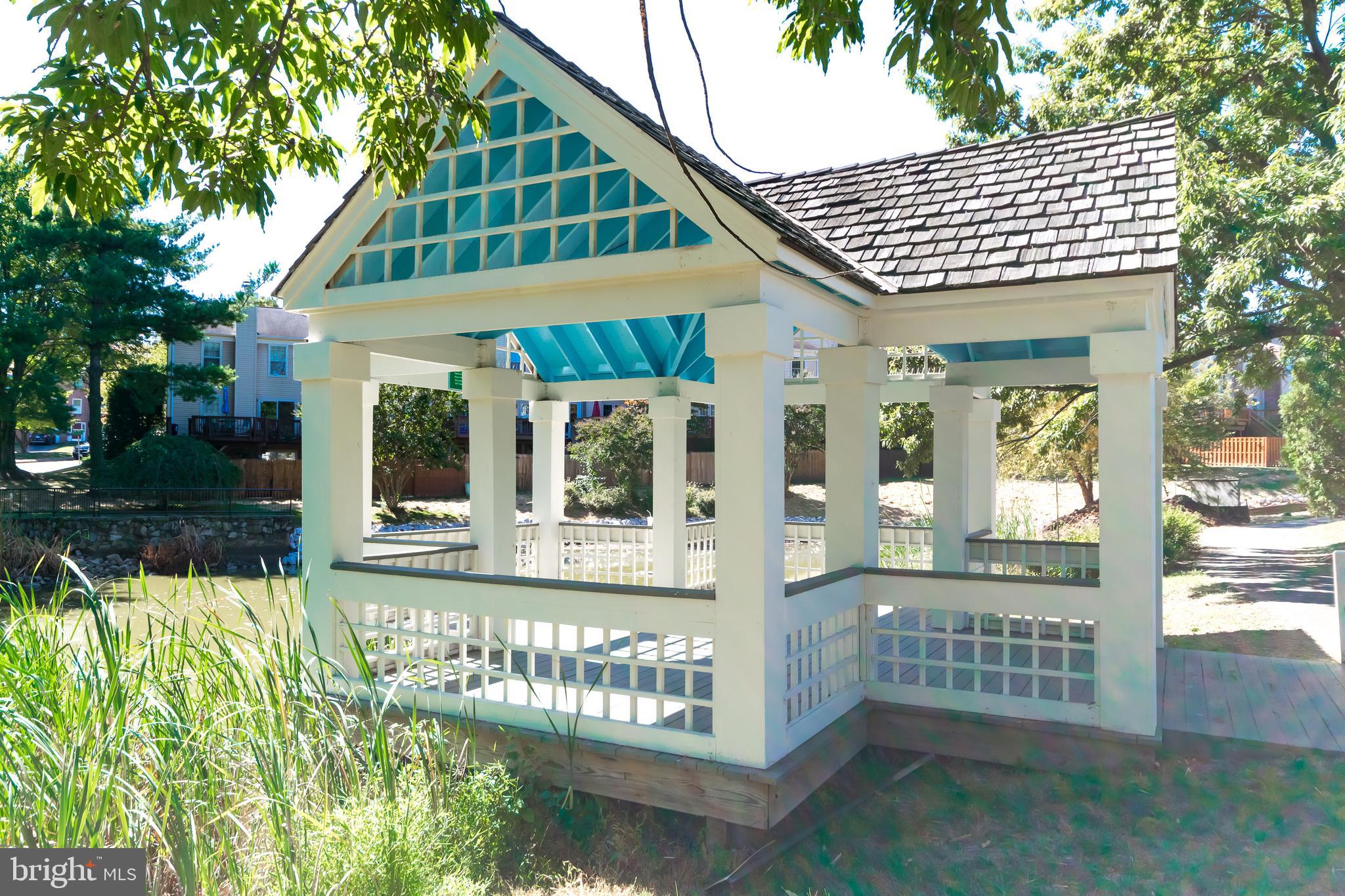 CARR AT PINECREST - Residential