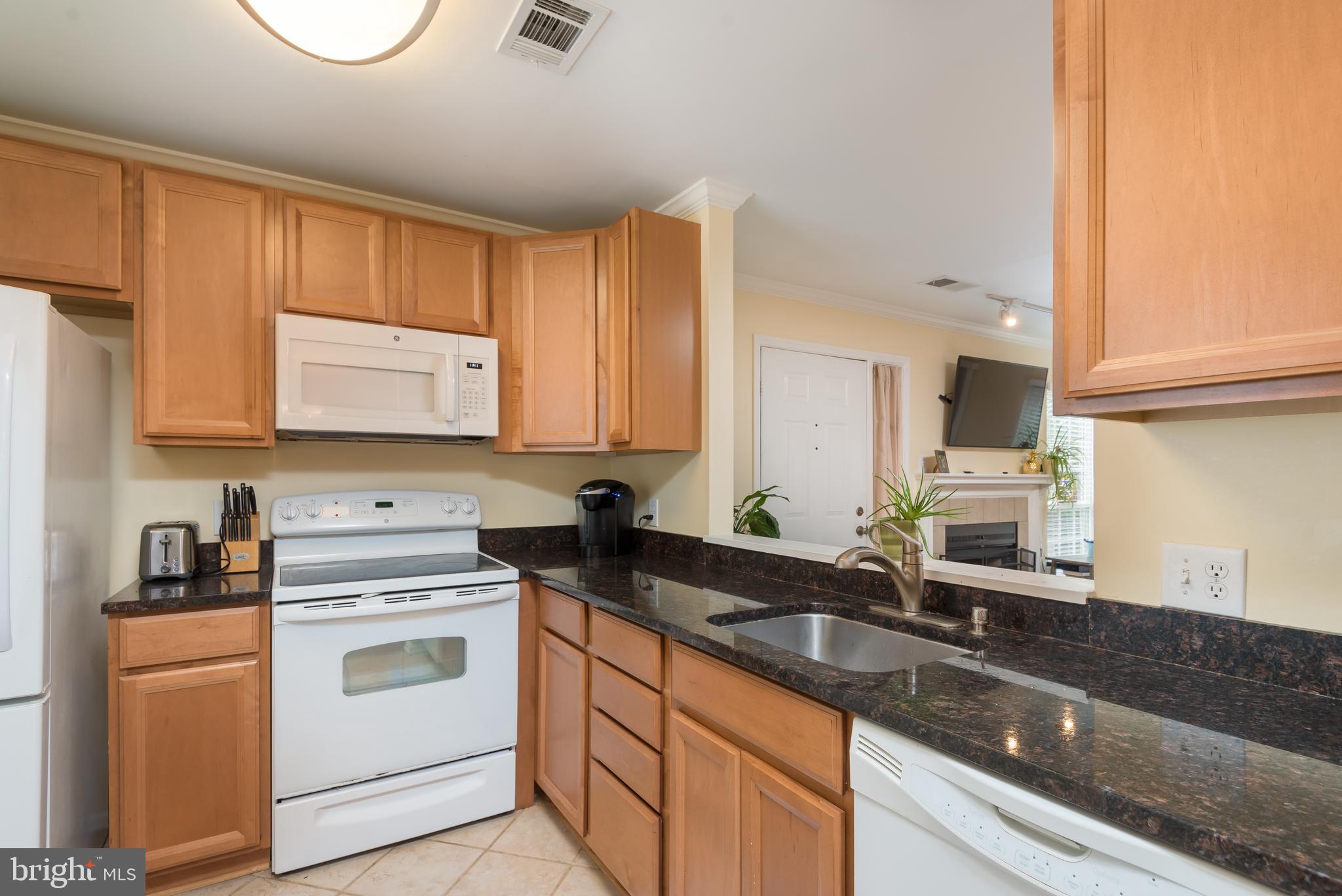 CARR AT PINECREST - Residential