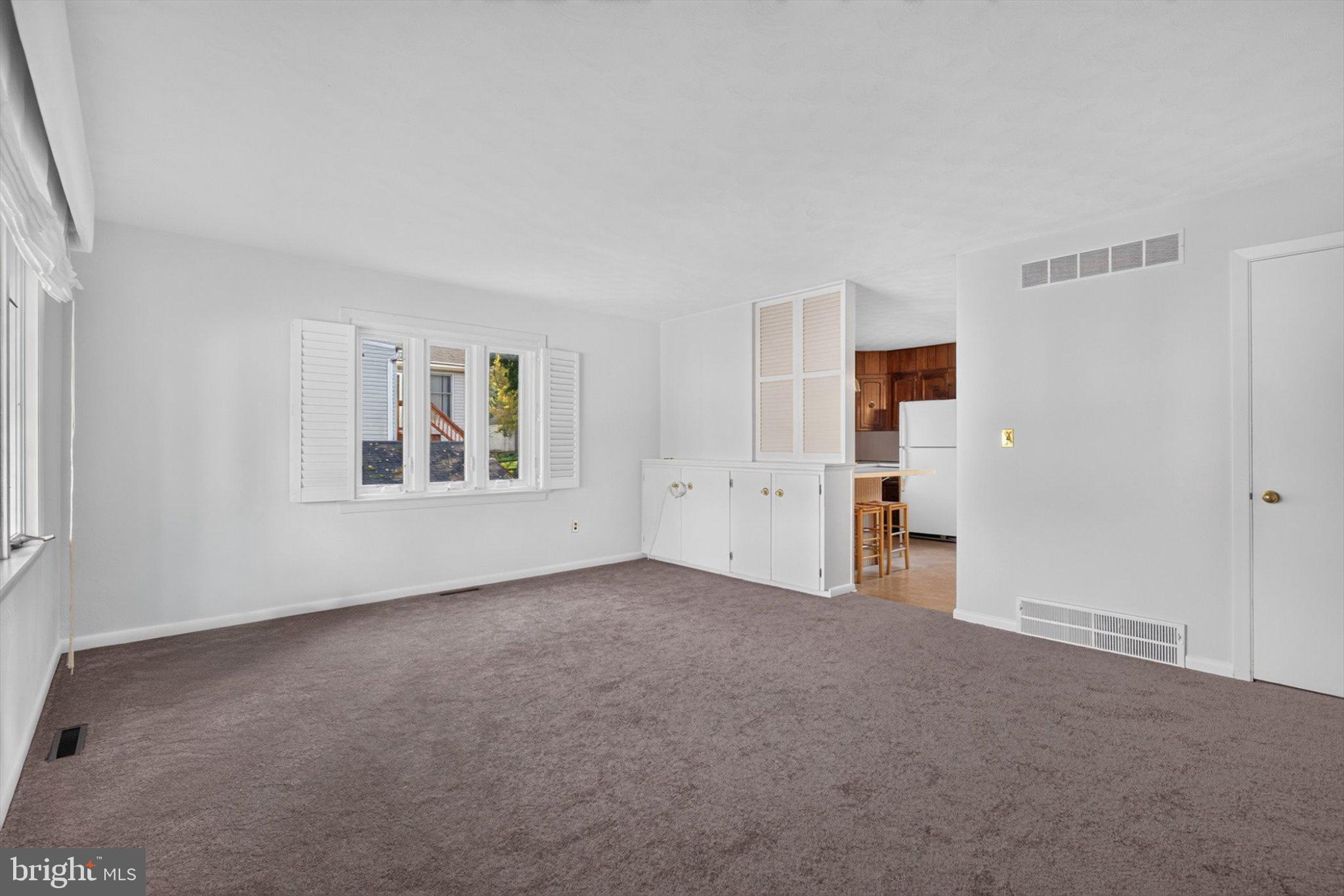 240 W BROAD STREET