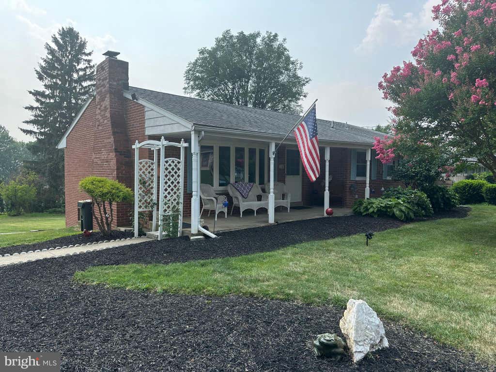 Photo of 214 Whittier Lane, LANCASTER, PA 17602 (MLS # PALA2092060)