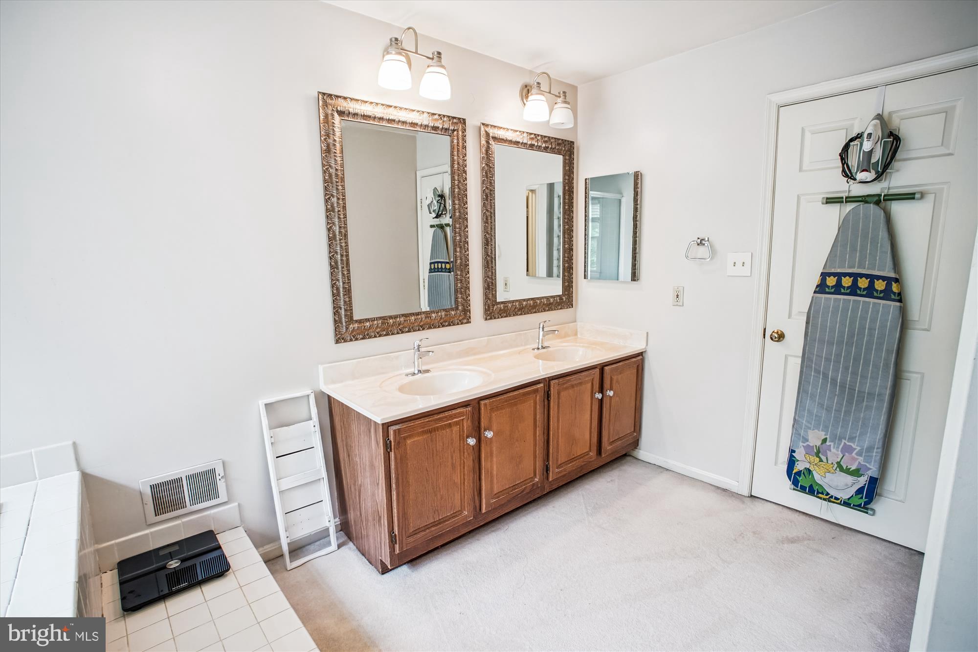 ARMFIELD FARMS - Residential