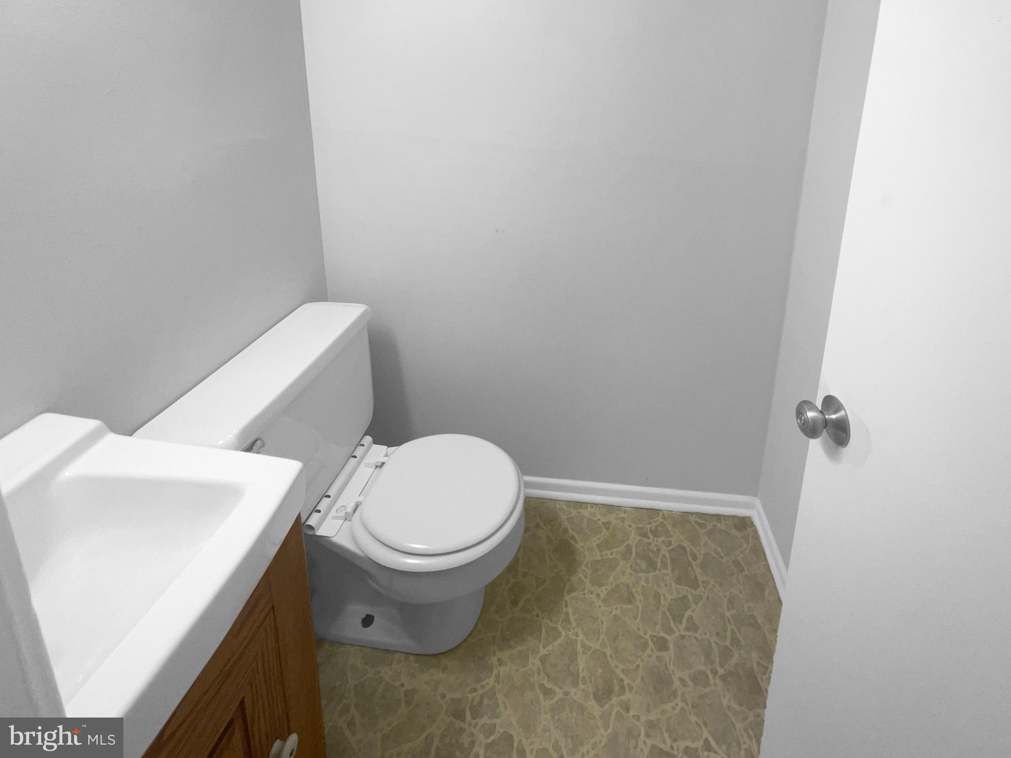 COUNTRY CLUB VIEW - Residential