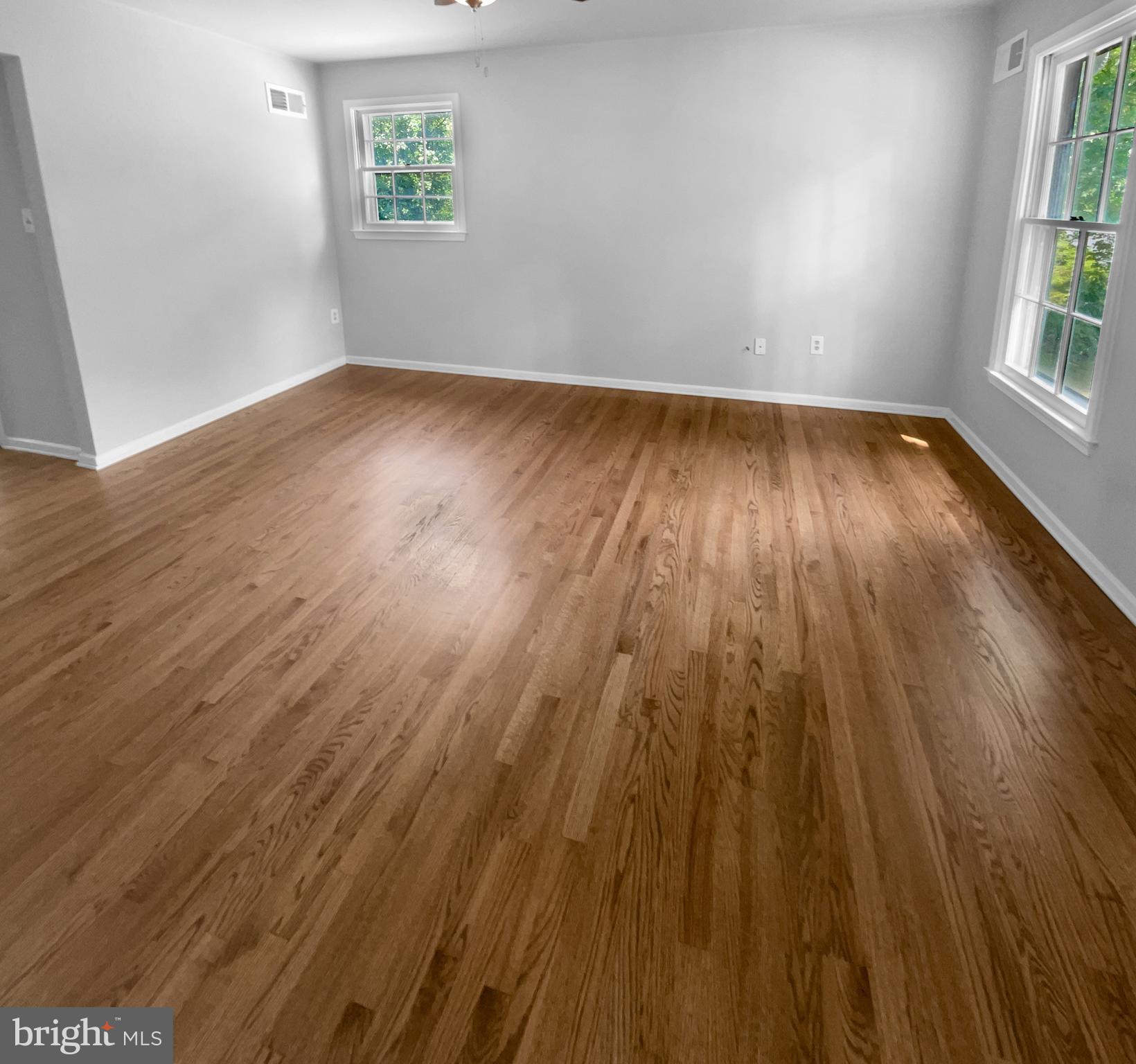 COUNTRY CLUB VIEW - Residential