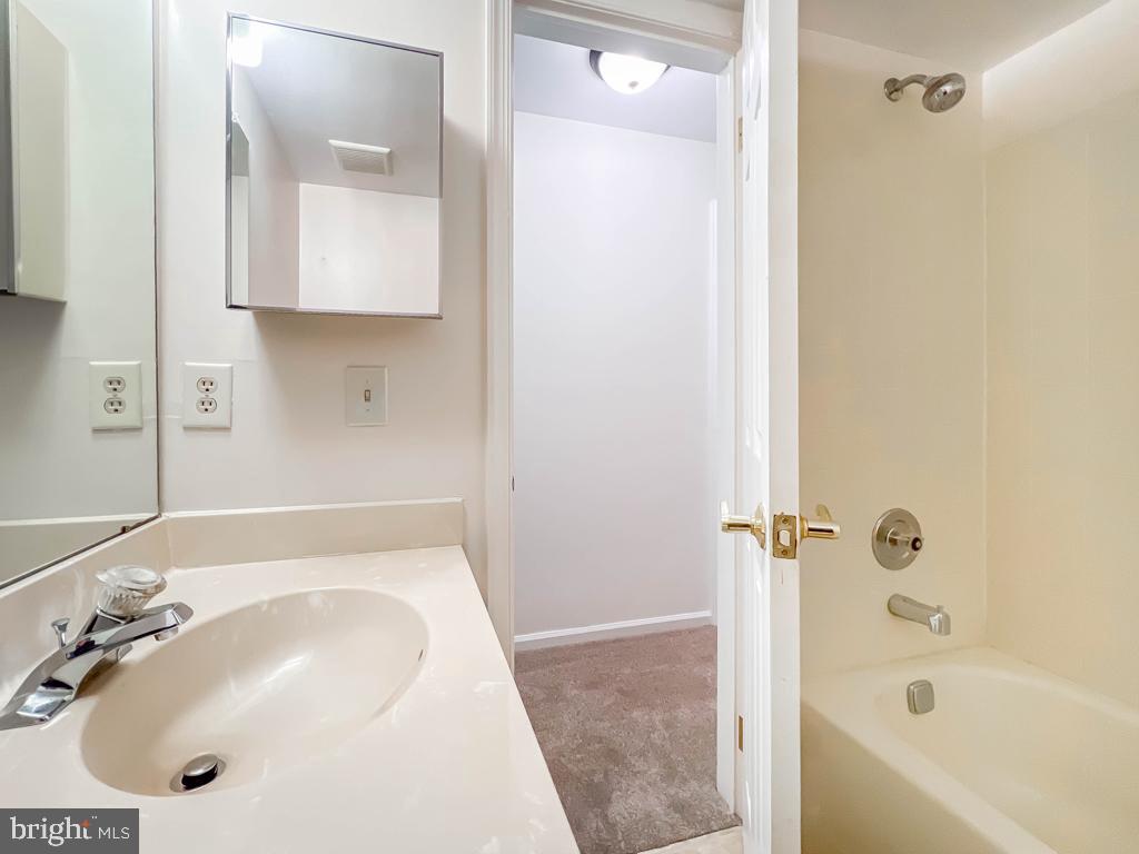 TAPESTRY - Residential Lease