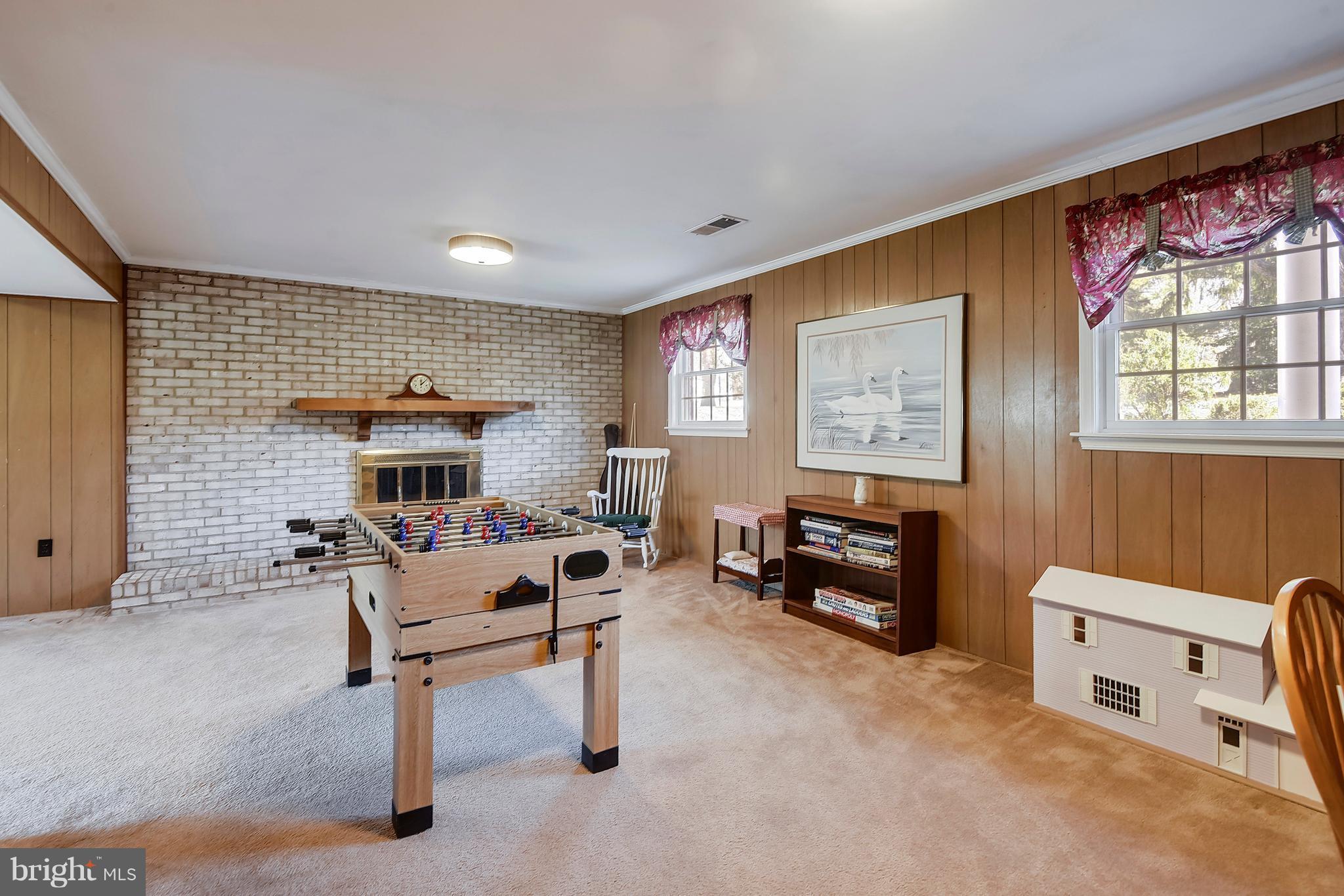 TOWN AND COUNTRY GARDENS - Residential