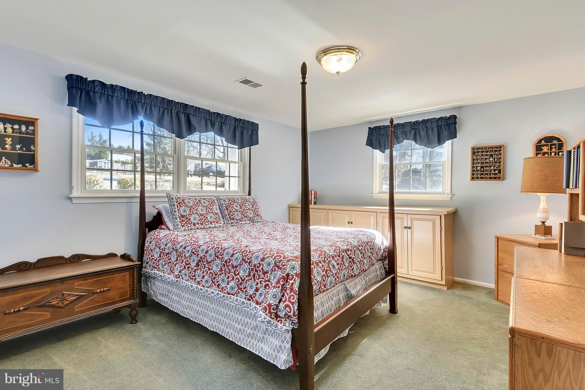 TOWN AND COUNTRY GARDENS - Residential