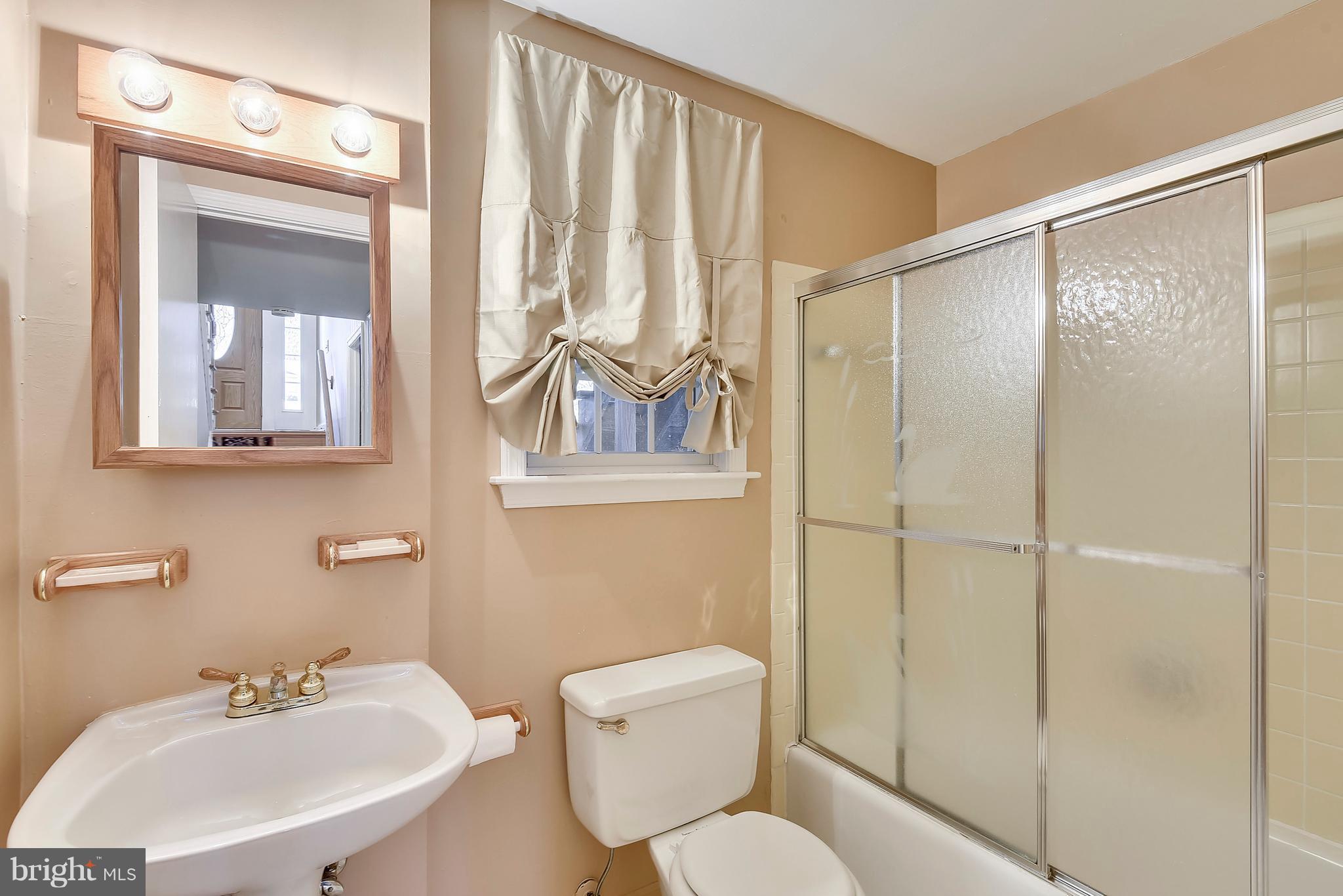 TOWN AND COUNTRY GARDENS - Residential