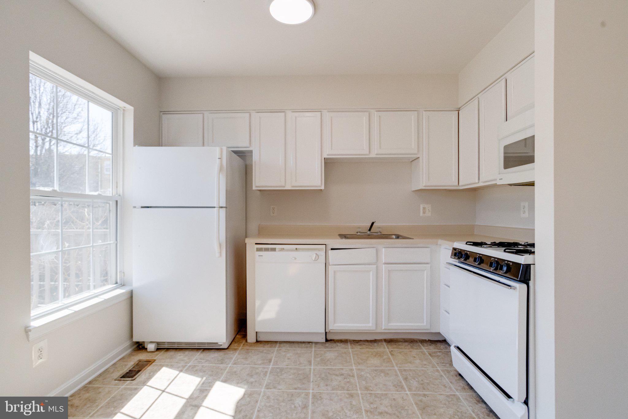 SANDTOWN-WINCHESTER - Residential