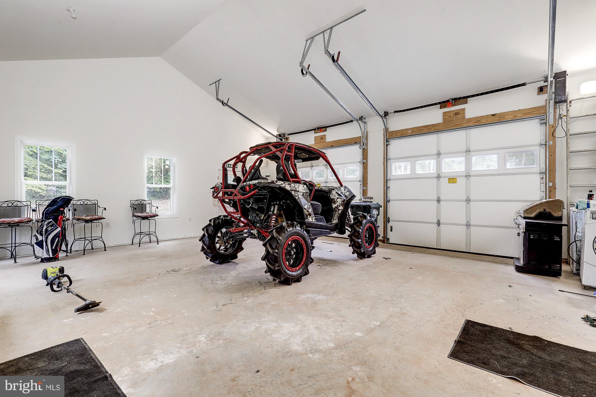 LOCUST HILL - Residential