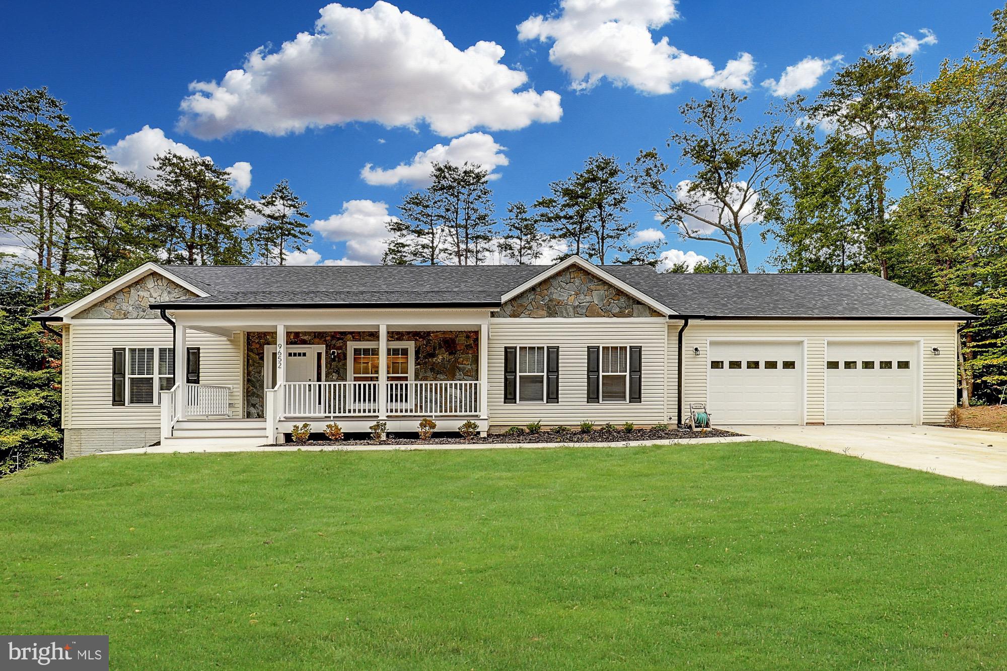 LOCUST HILL - Residential