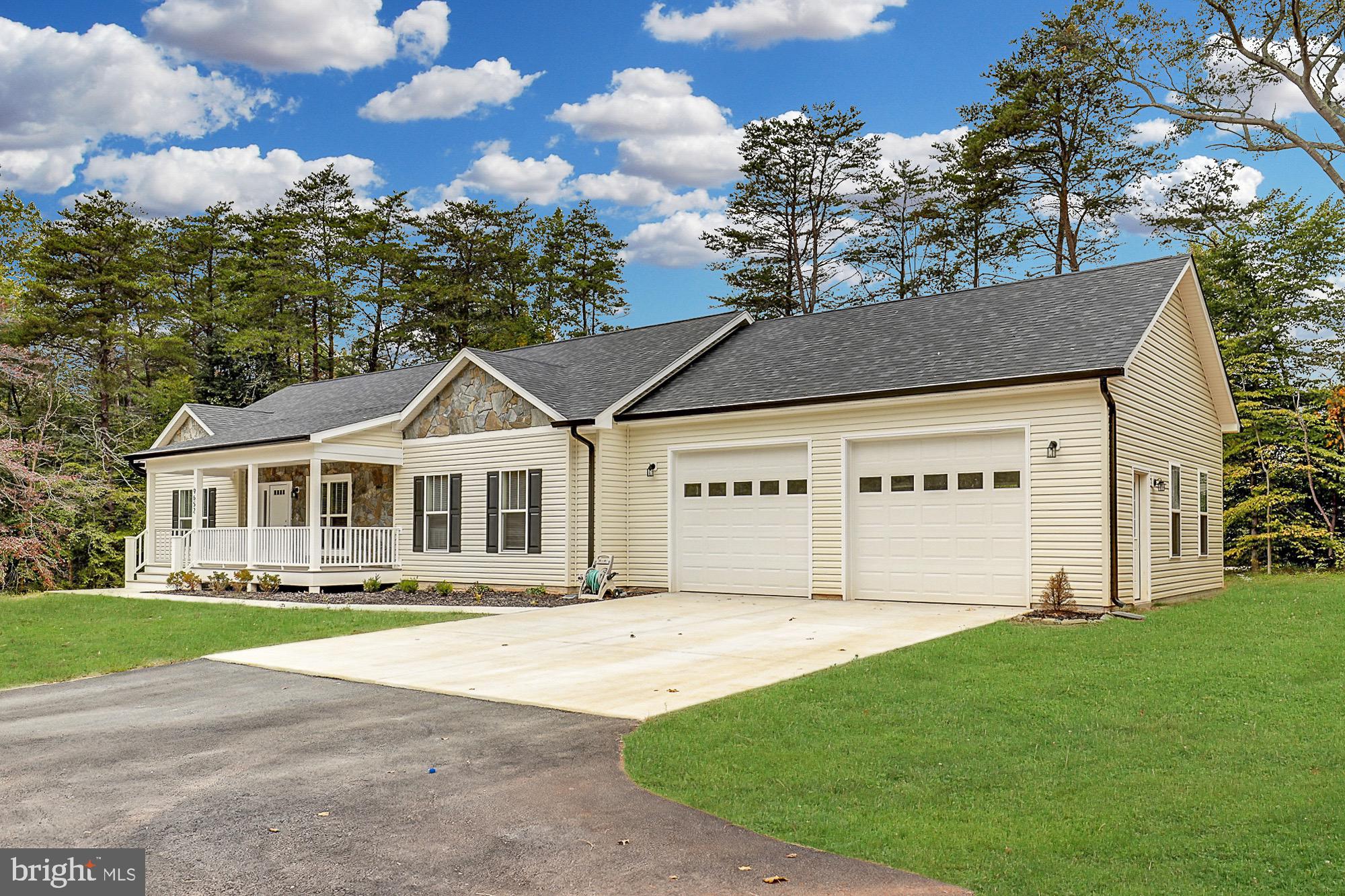 LOCUST HILL - Residential