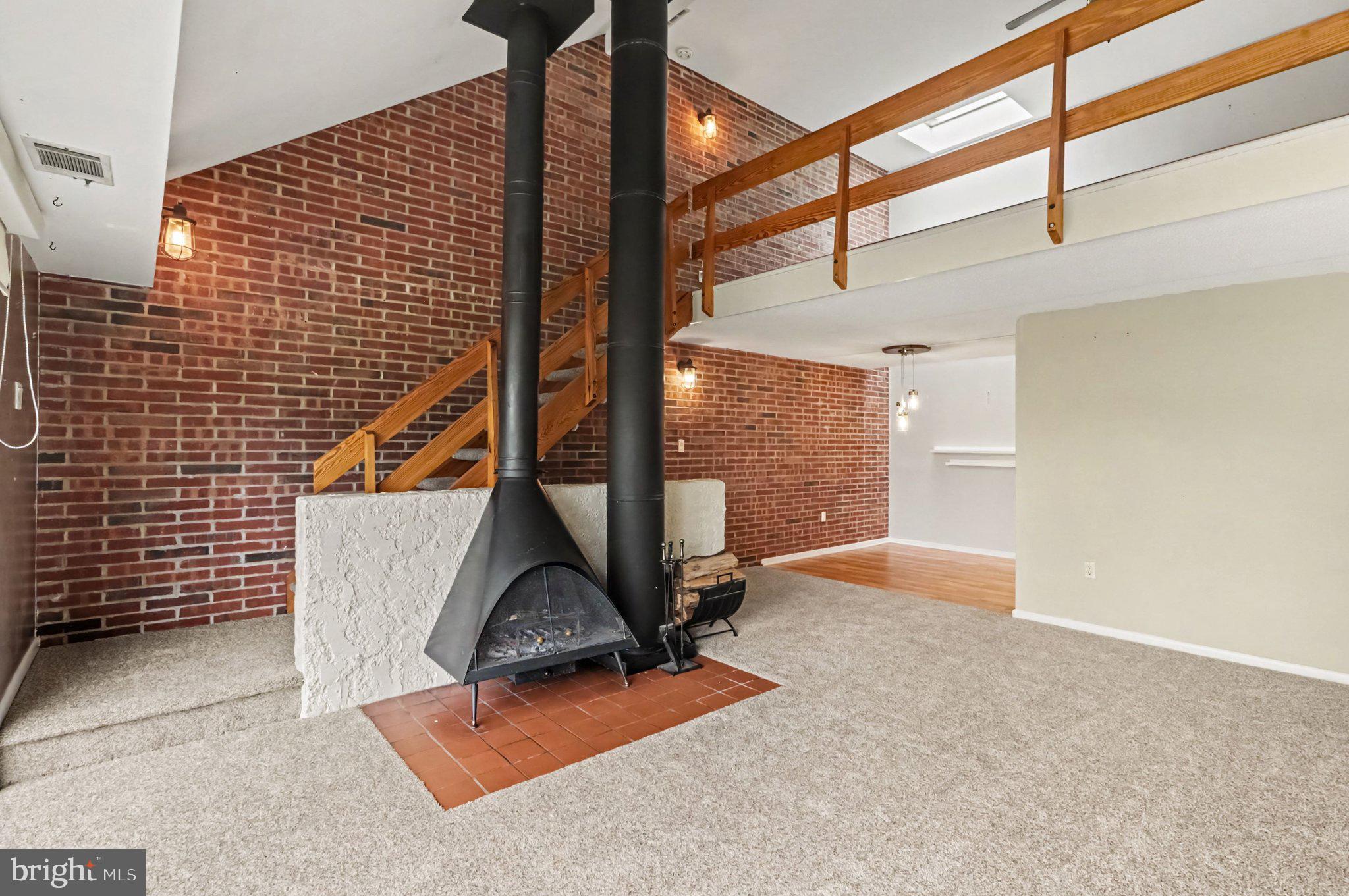 1071 LANCASTER BOULEVARD 3