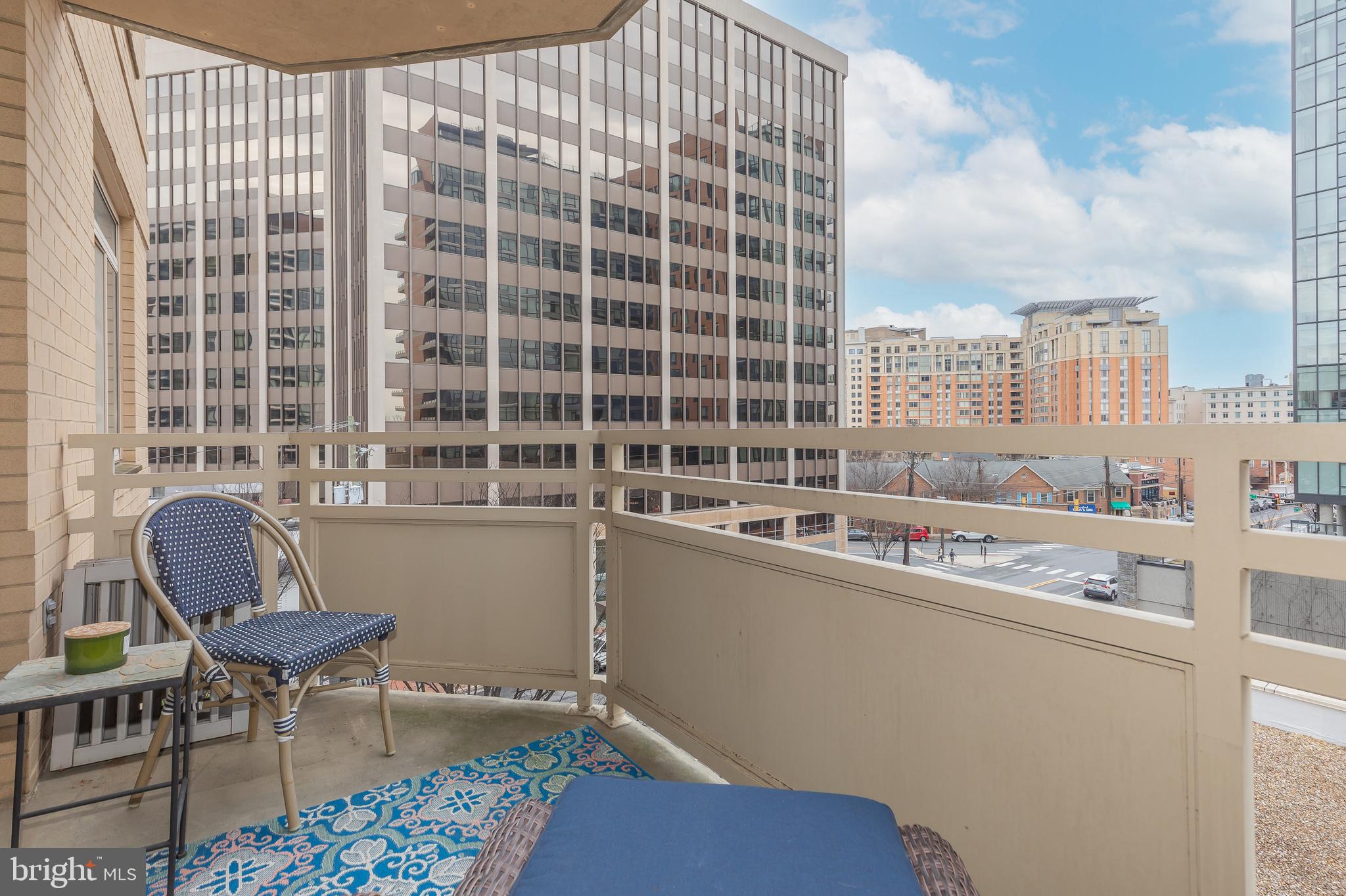 FAIRMONT PLAZA - Residential