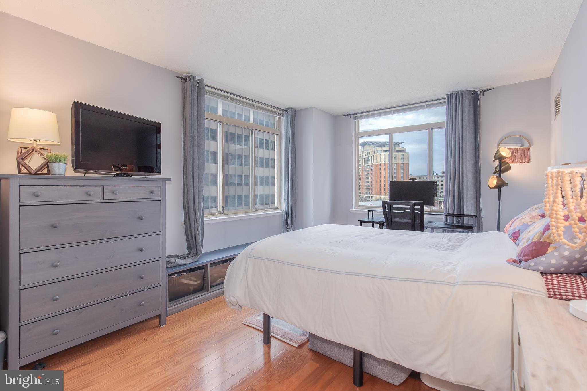 FAIRMONT PLAZA - Residential