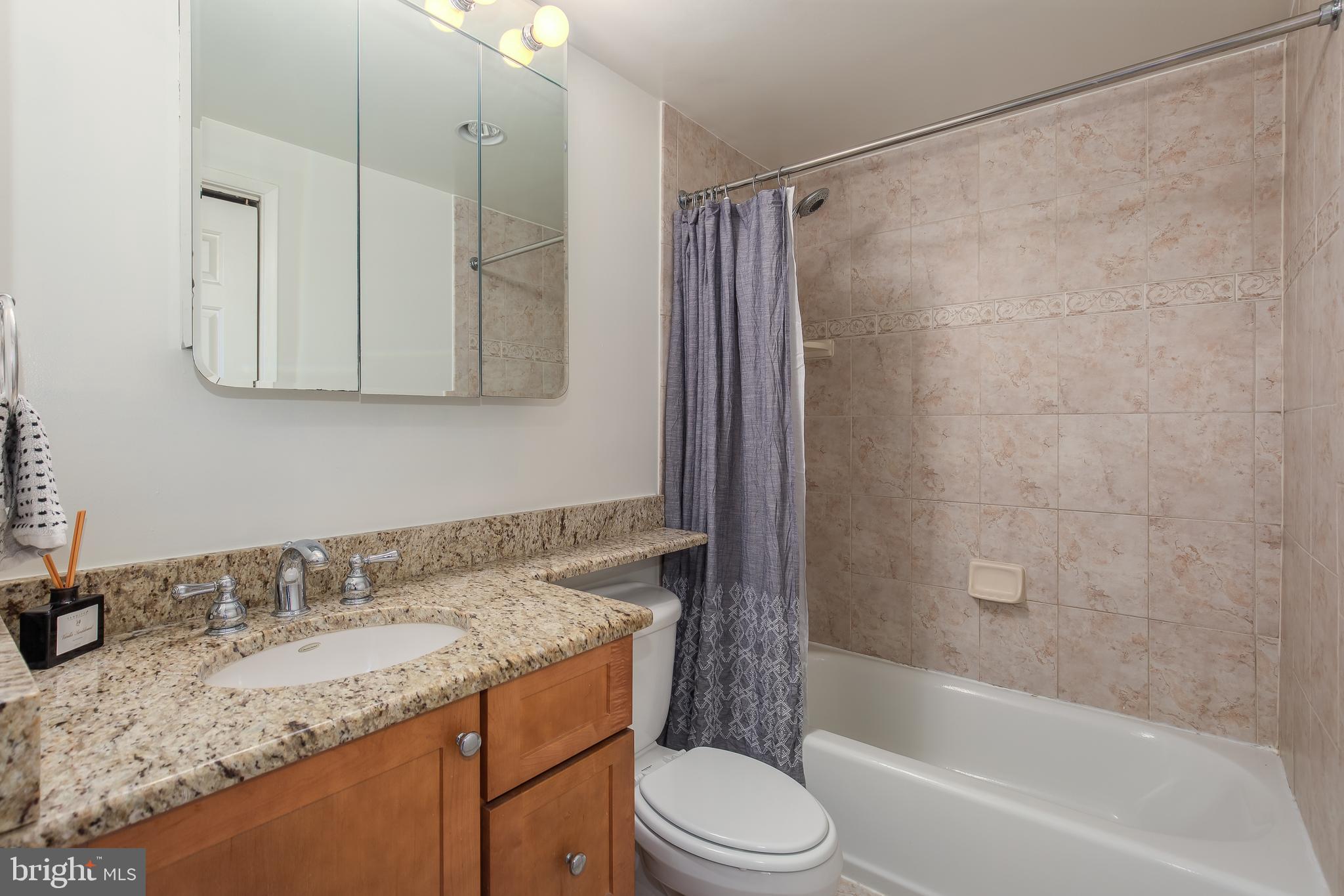 FAIRMONT PLAZA - Residential