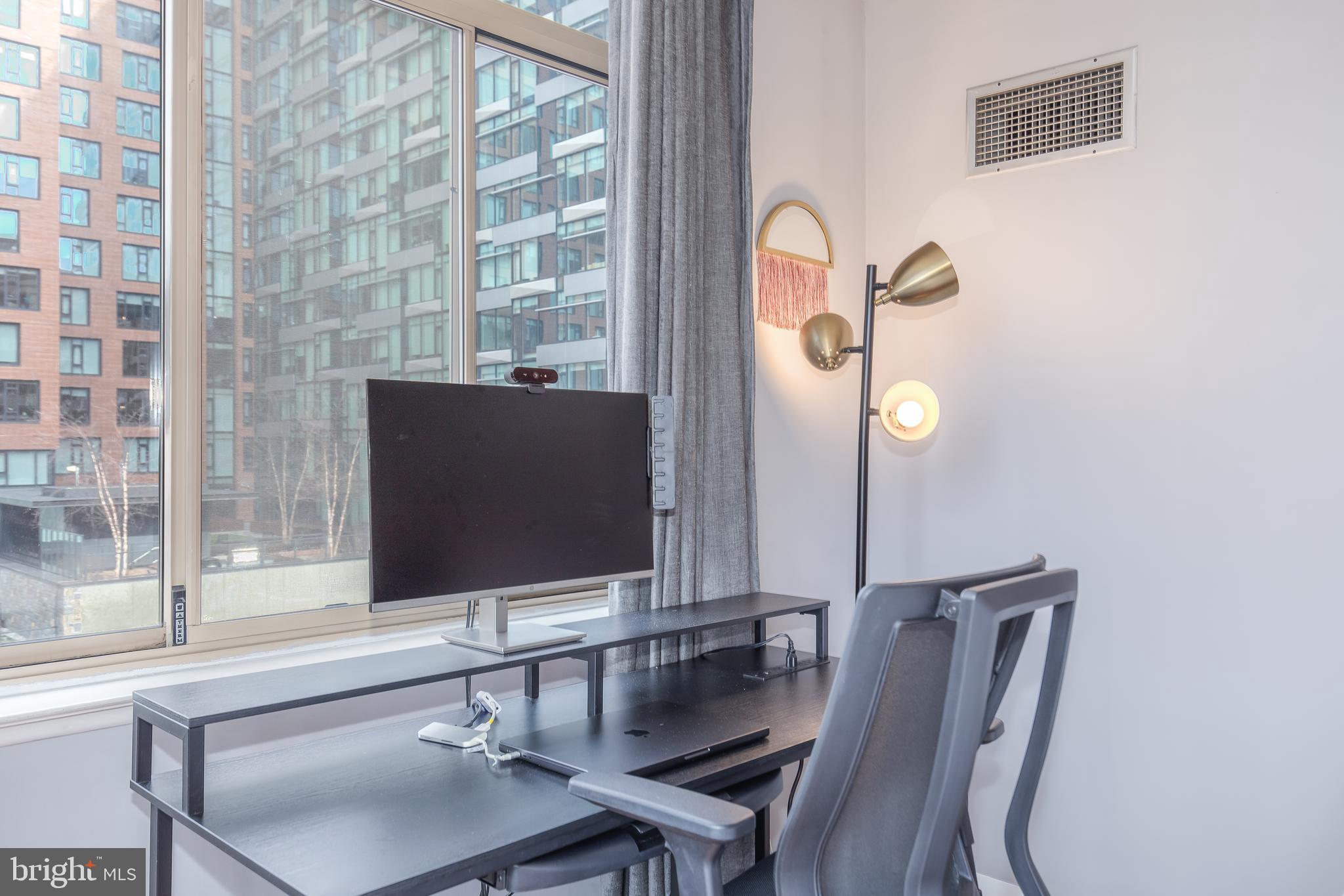 FAIRMONT PLAZA - Residential