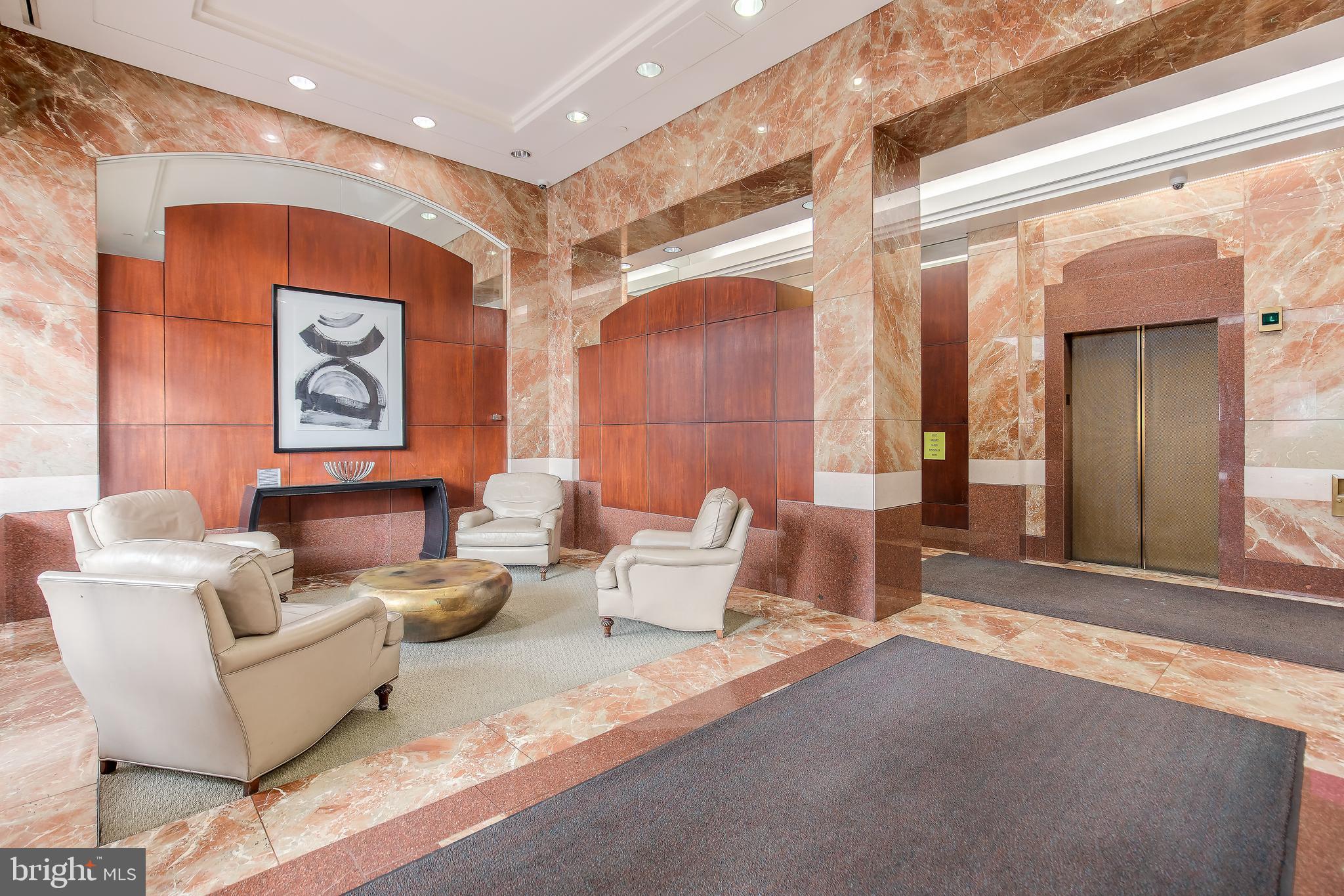 FAIRMONT PLAZA - Residential