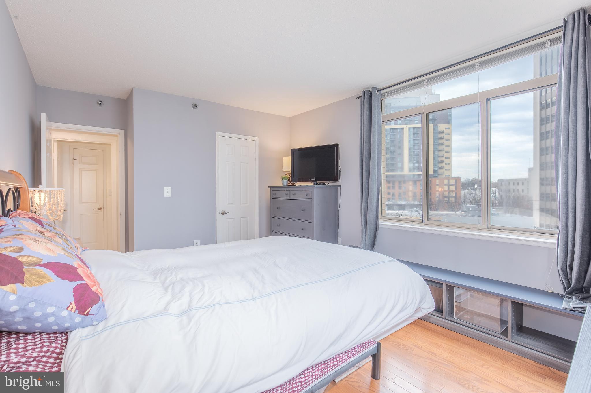 FAIRMONT PLAZA - Residential