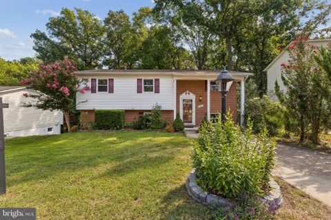 Photo of 12617 Valleywood Drive, WOODBRIDGE, VA 22192 (MLS # VAPW2128640)
