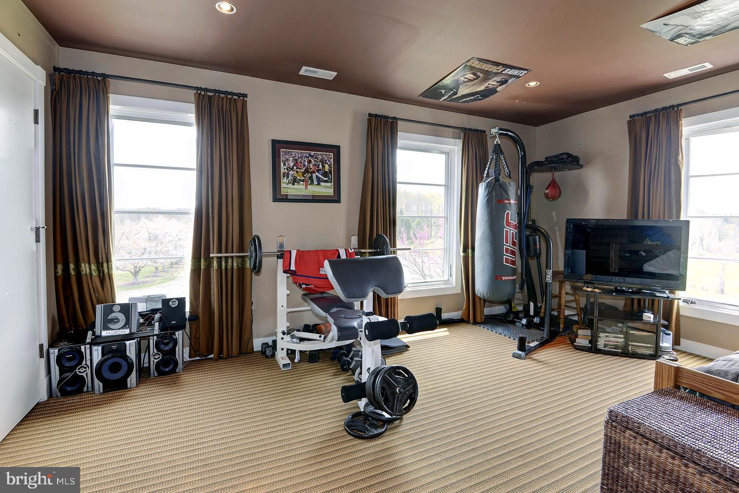 BARNESVILLE OUTSIDE - Residential