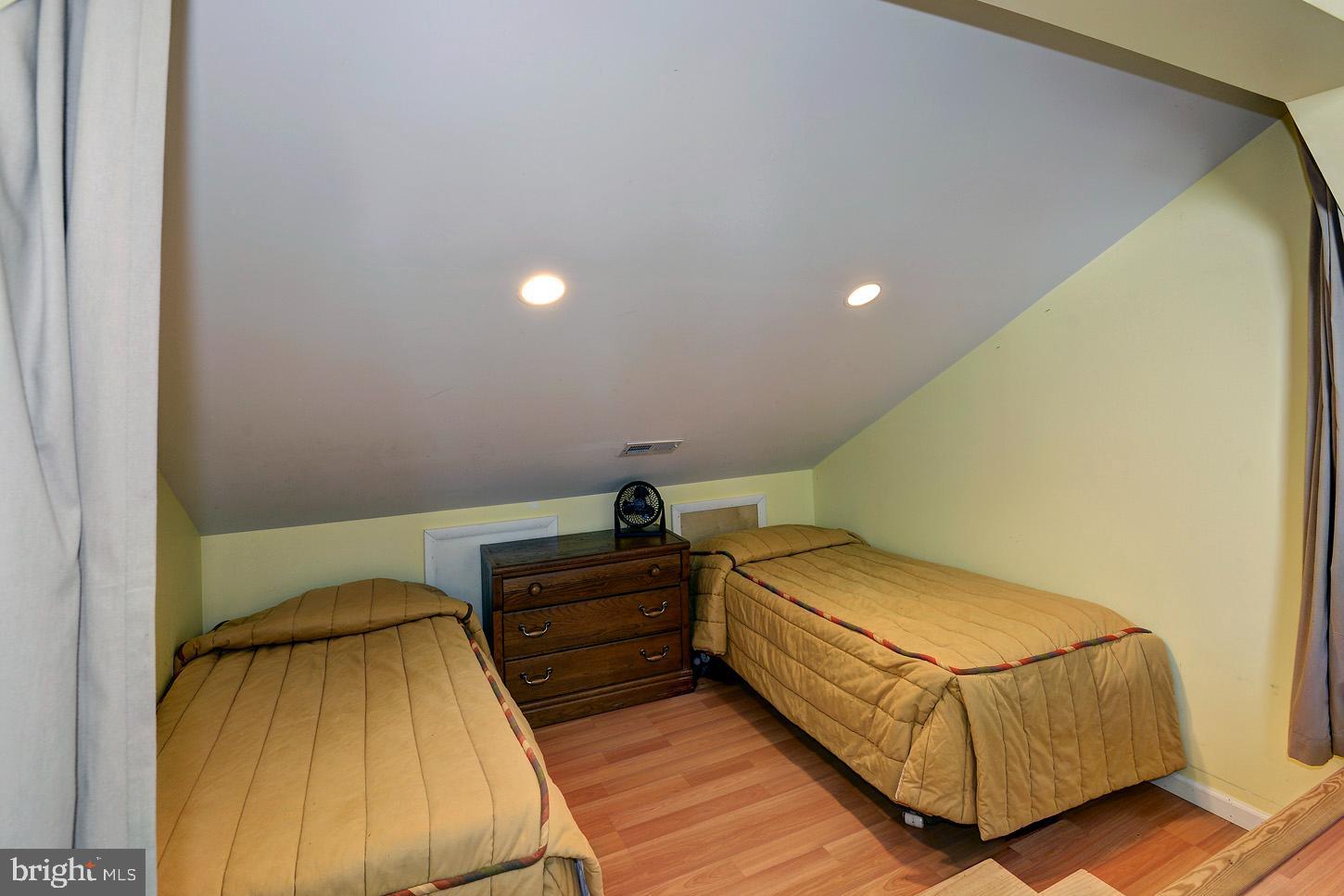 BARNESVILLE OUTSIDE - Residential