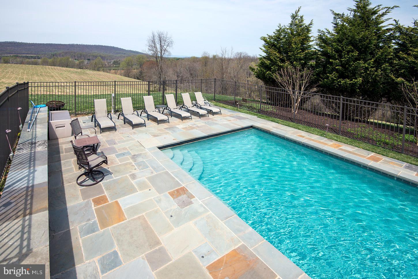 BARNESVILLE OUTSIDE - Residential