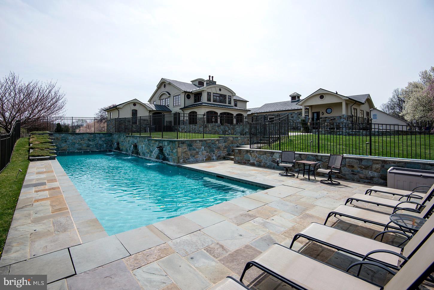 BARNESVILLE OUTSIDE - Residential