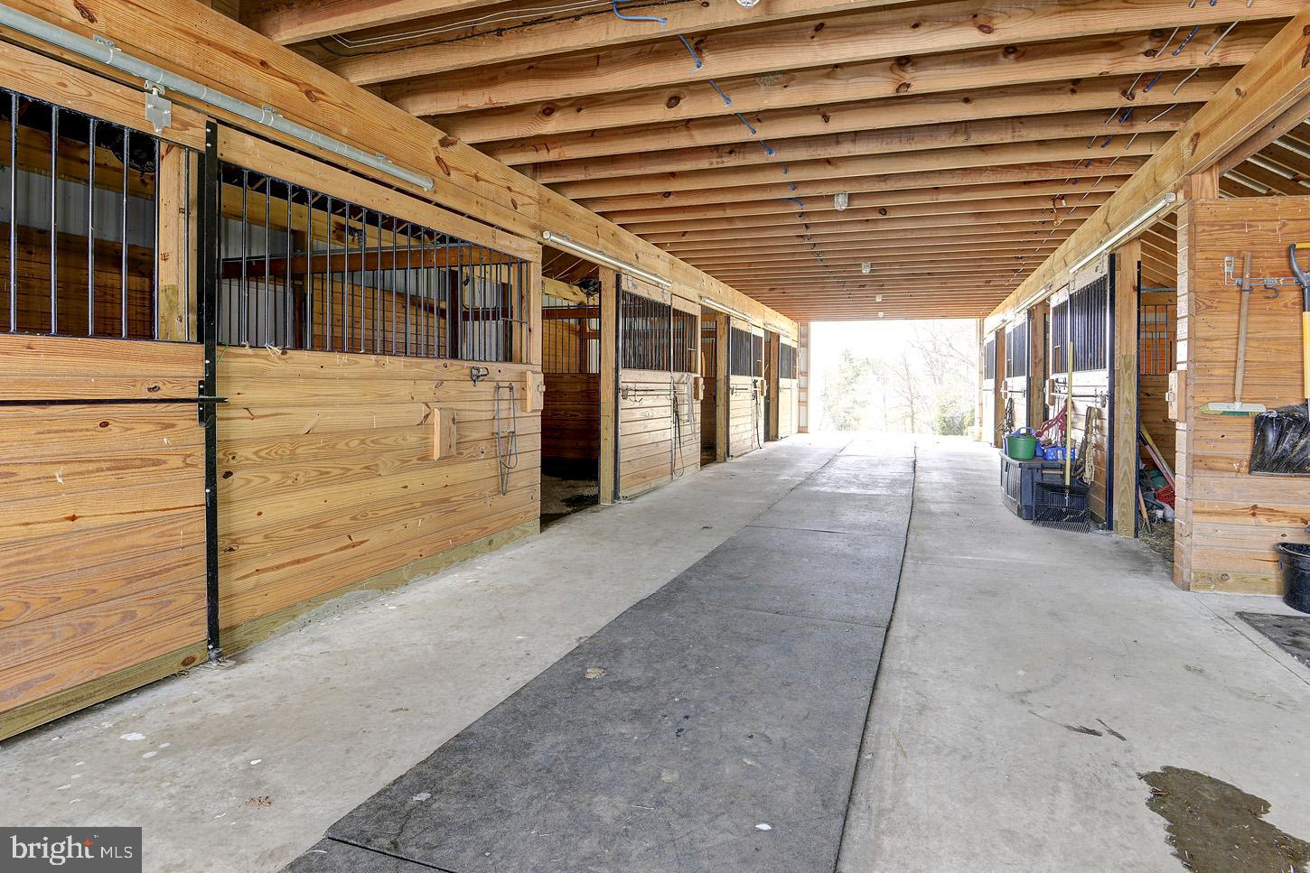 BARNESVILLE OUTSIDE - Residential