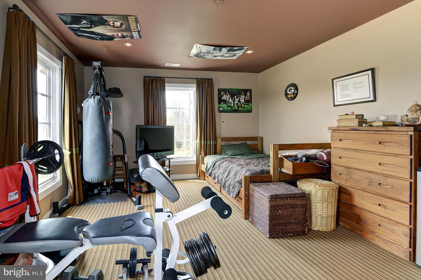 BARNESVILLE OUTSIDE - Residential