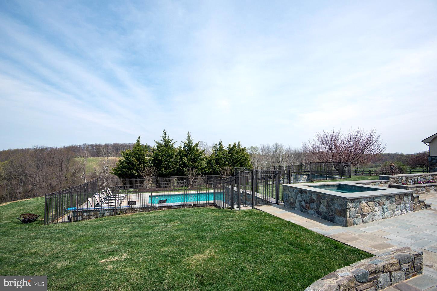 BARNESVILLE OUTSIDE - Residential