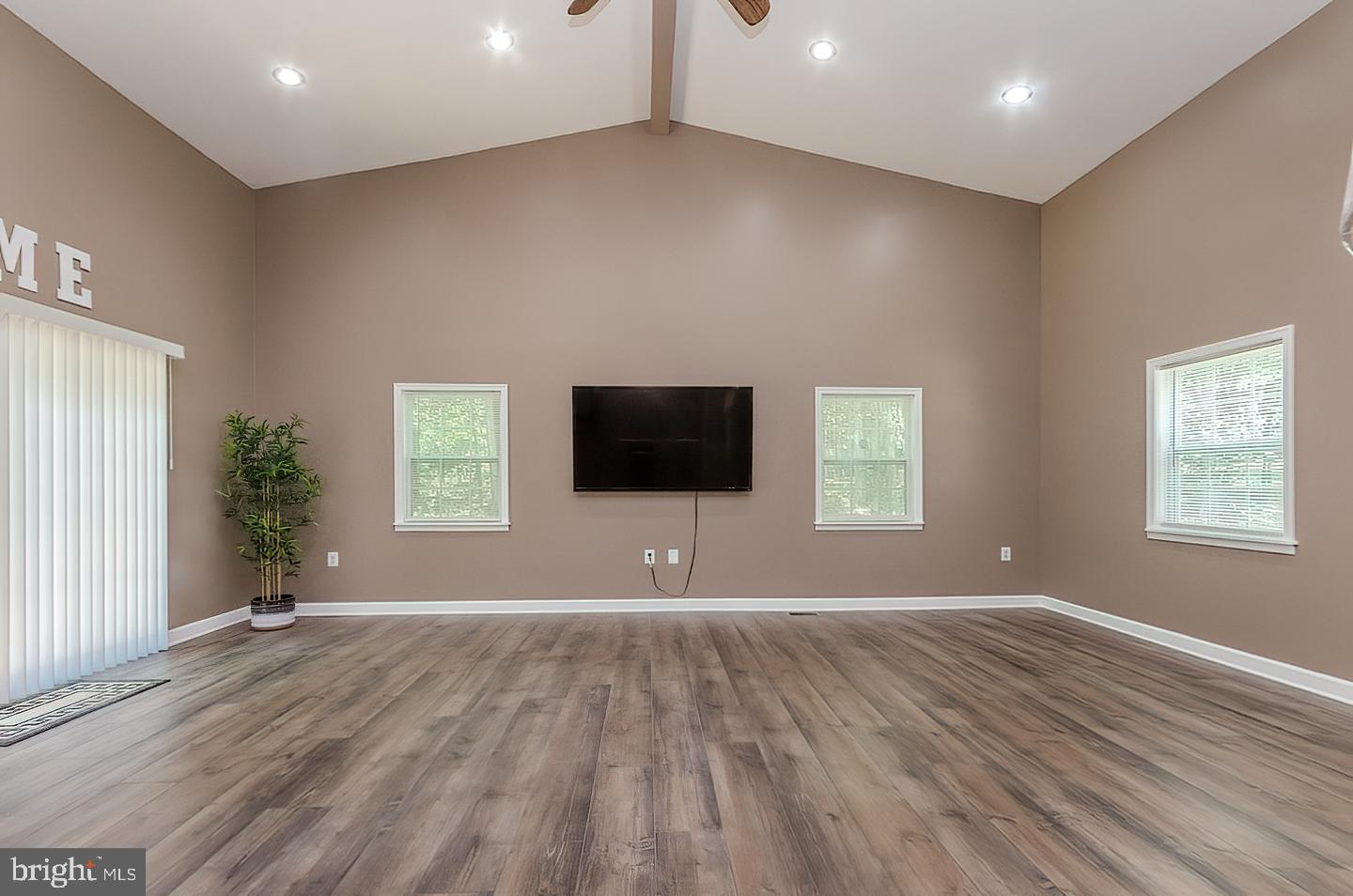 RIVER VIEW PARK - Residential