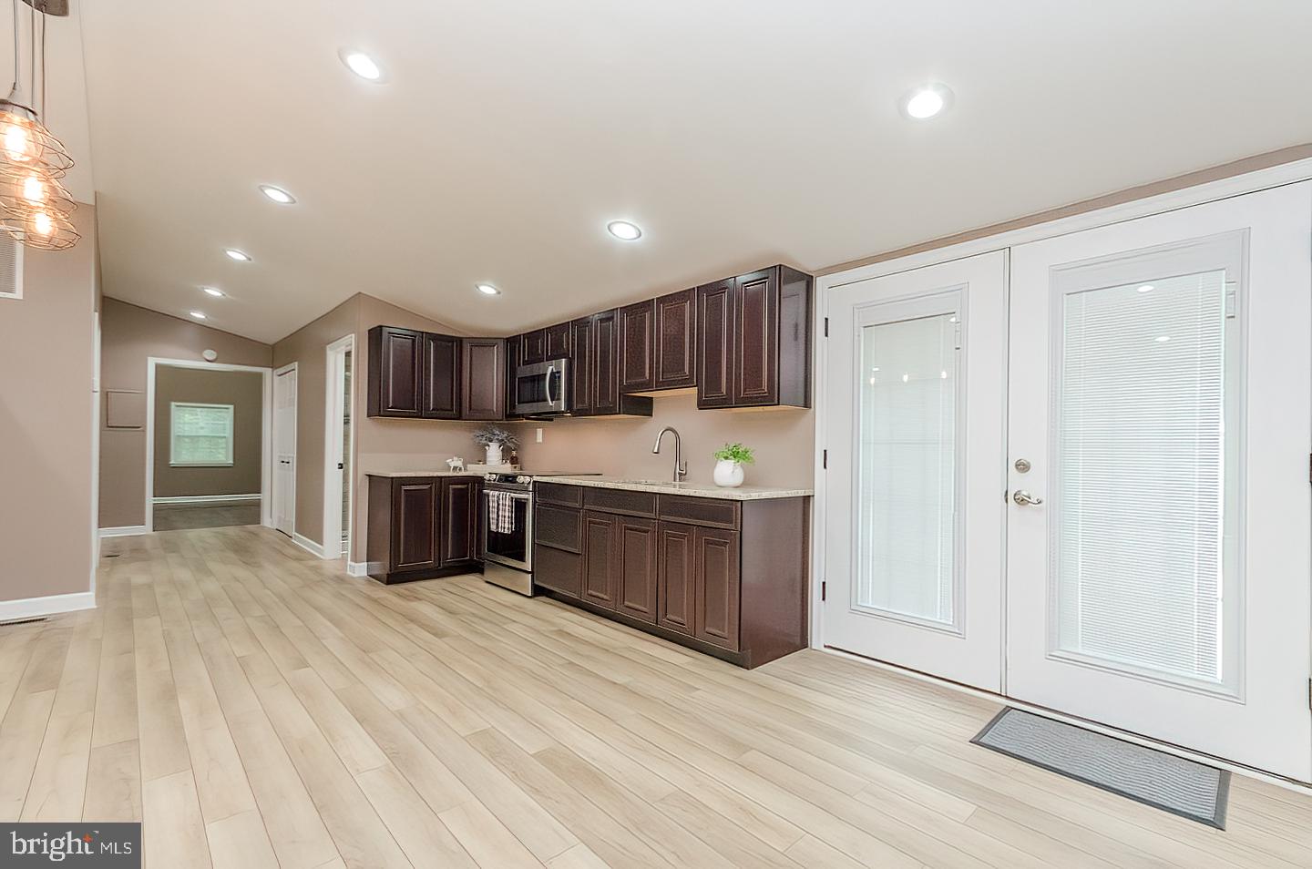 RIVER VIEW PARK - Residential