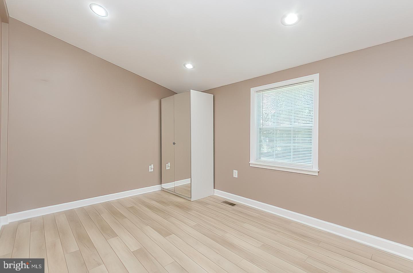 RIVER VIEW PARK - Residential