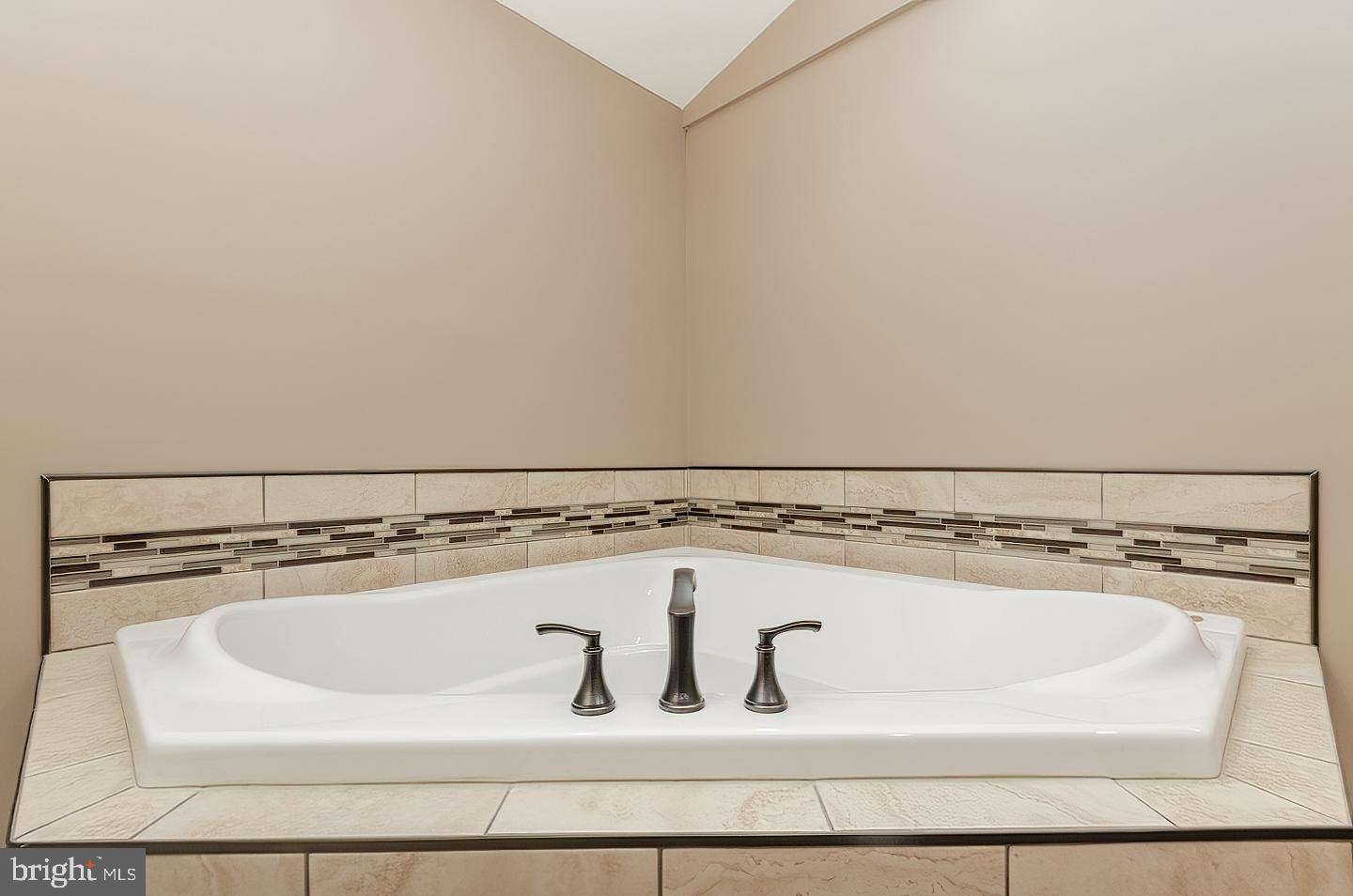 RIVER VIEW PARK - Residential