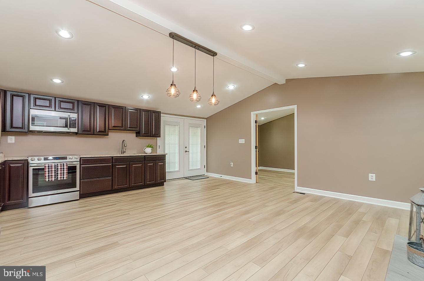 RIVER VIEW PARK - Residential