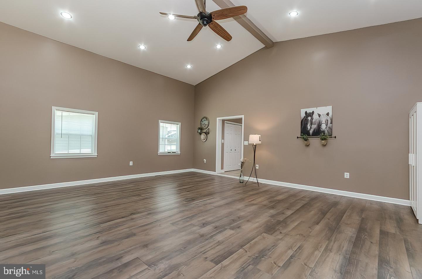 RIVER VIEW PARK - Residential