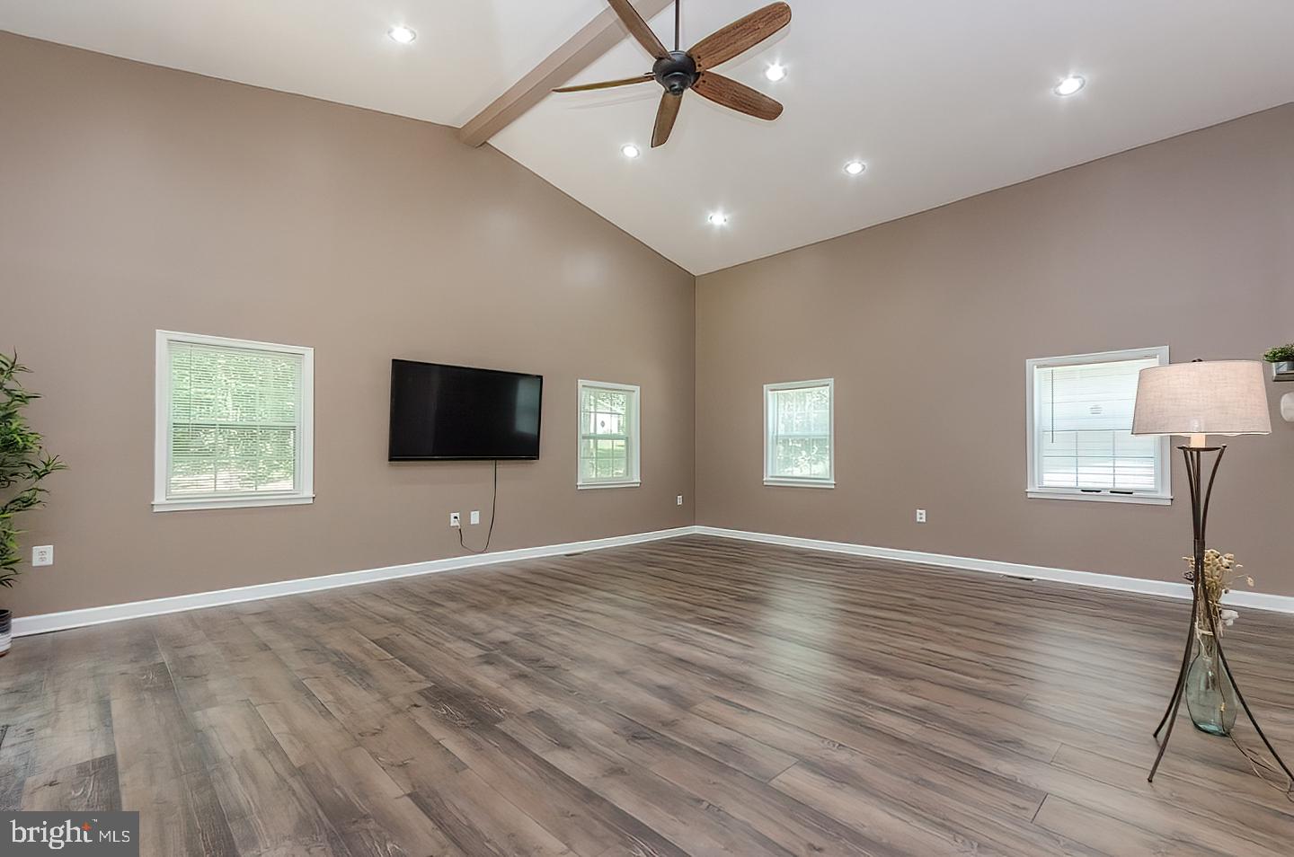 RIVER VIEW PARK - Residential