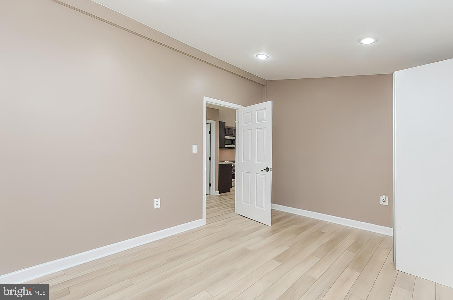 RIVER VIEW PARK - Residential